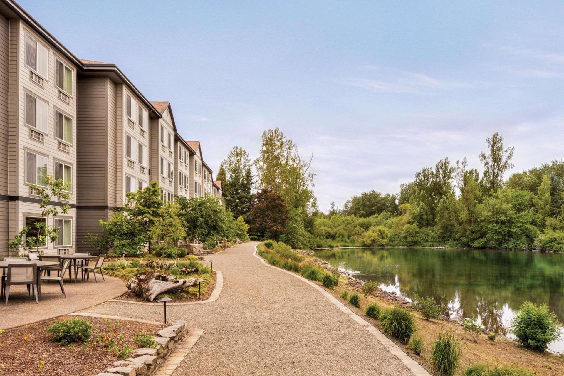 Radisson Hotel Portland Airport photo 5