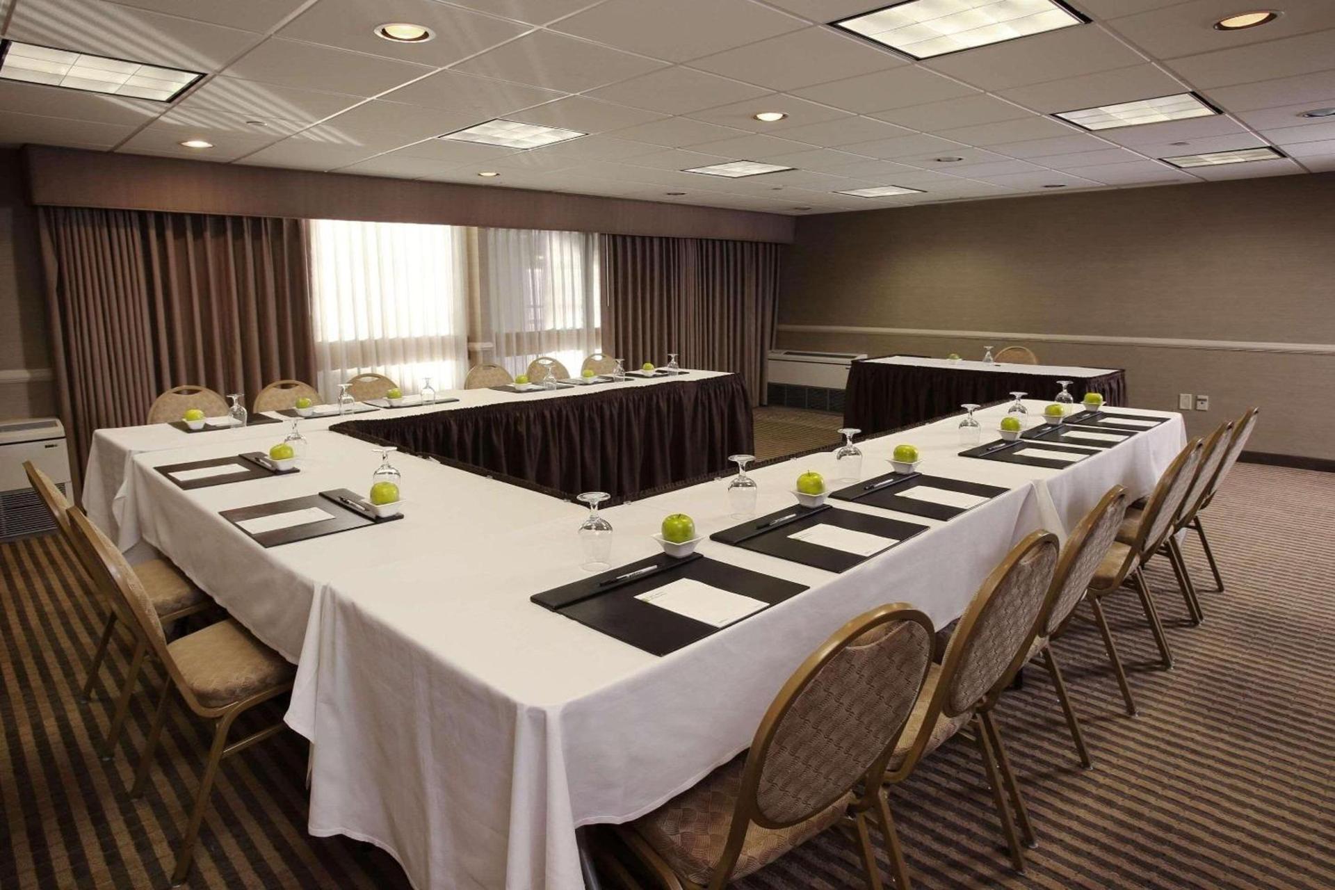 Radisson Hotel Philadelphia Northeast photo 75