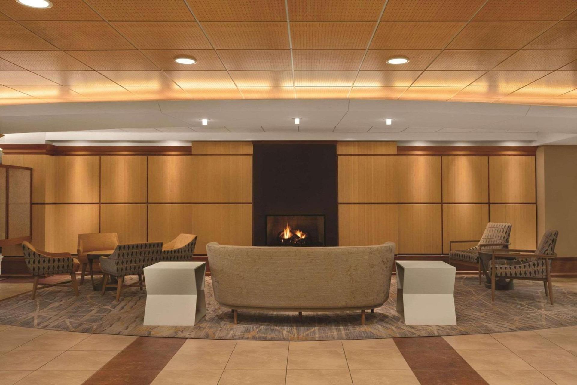 DoubleTree by Hilton Providence Airport Warwick photo 3