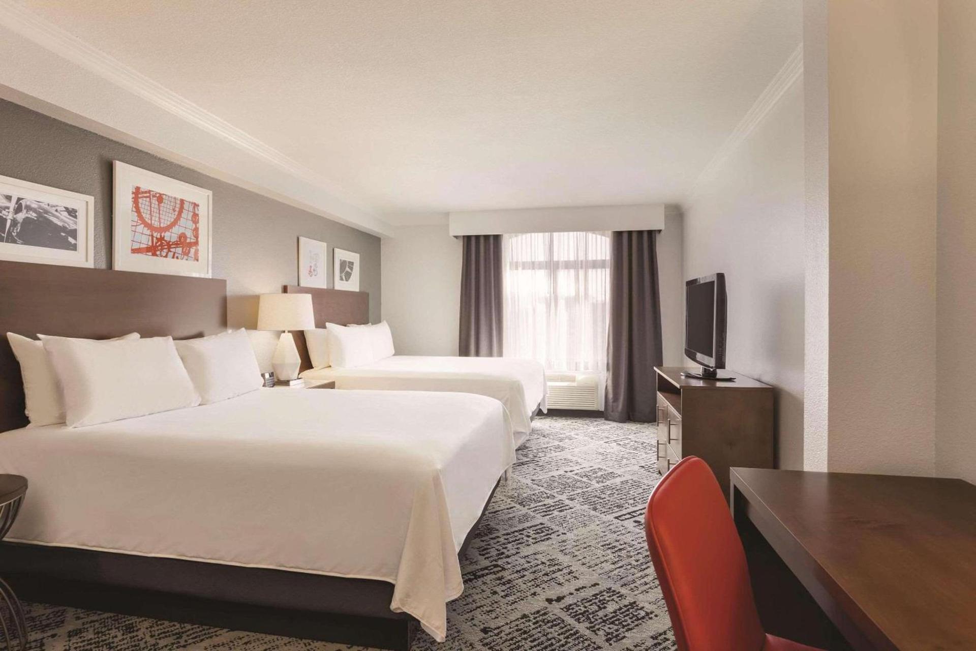 Hampton Inn By Hilton Addison Dallas photo 7