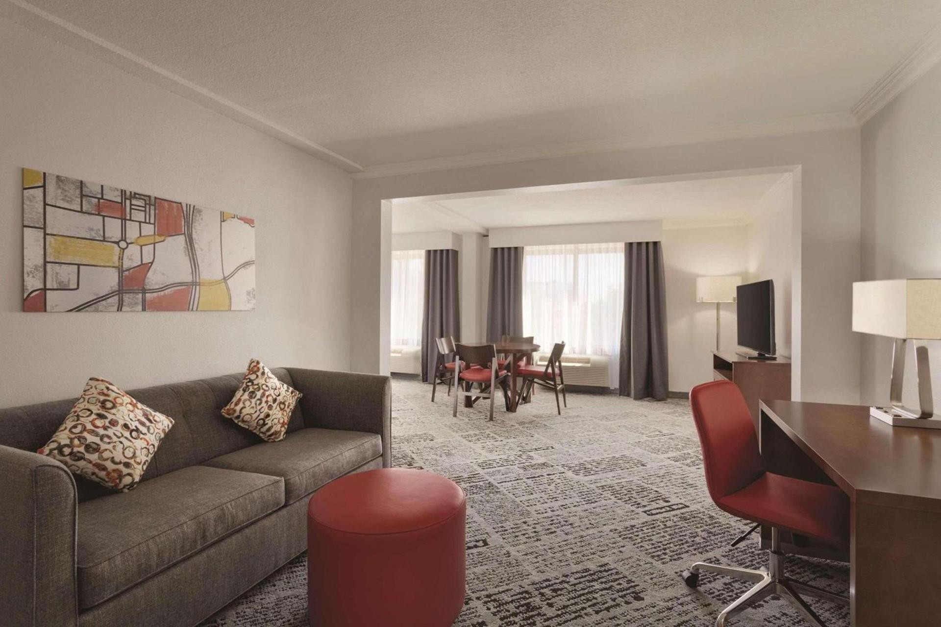 Hampton Inn By Hilton Addison Dallas photo 8