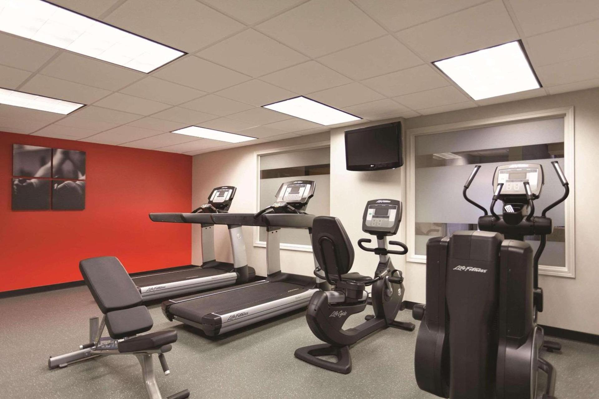Hampton Inn By Hilton Addison Dallas photo 12