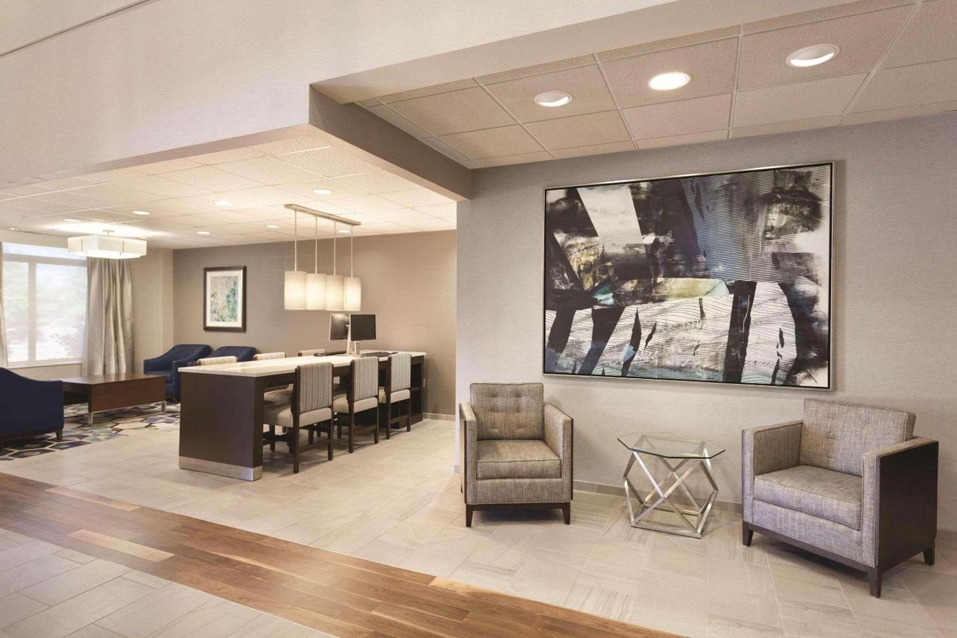 Hampton Inn By Hilton Addison Dallas photo 13