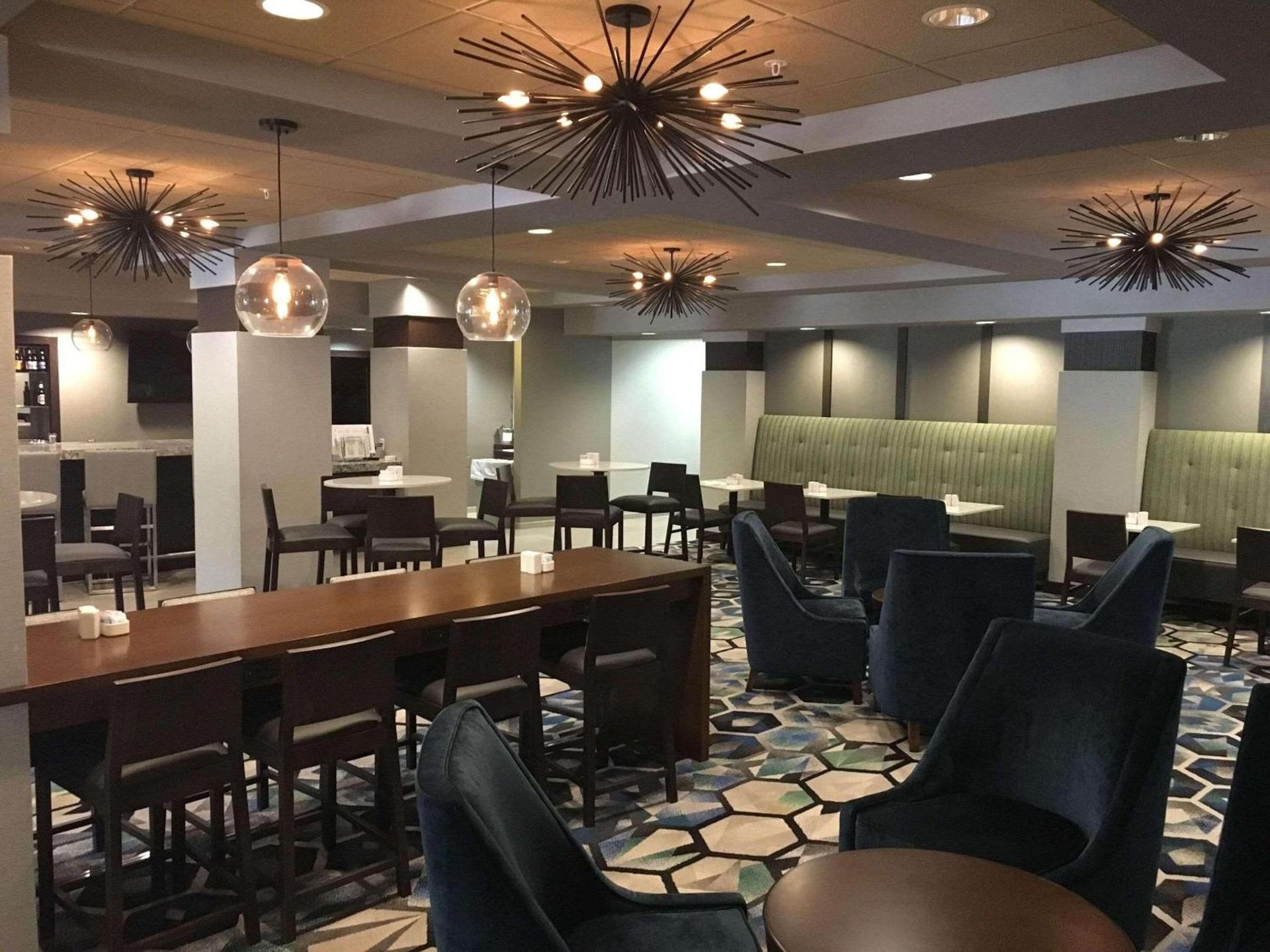 Hampton Inn By Hilton Addison Dallas photo 20