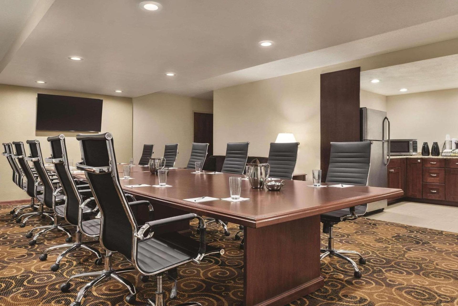 Radisson Hotel and Conference Center Fond du Lac photo 17