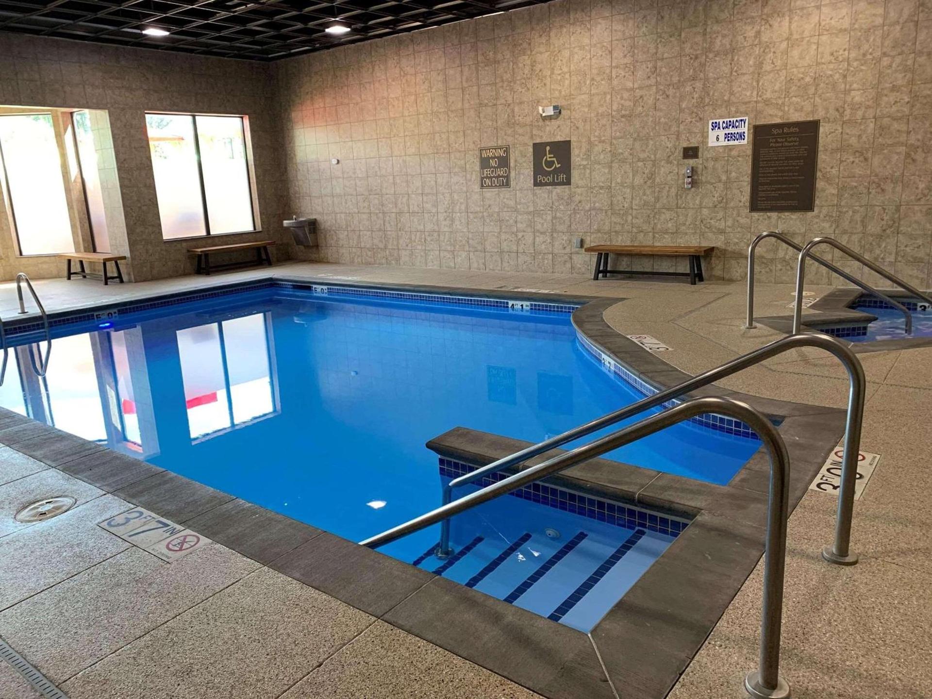 Radisson Hotel River Falls photo 13