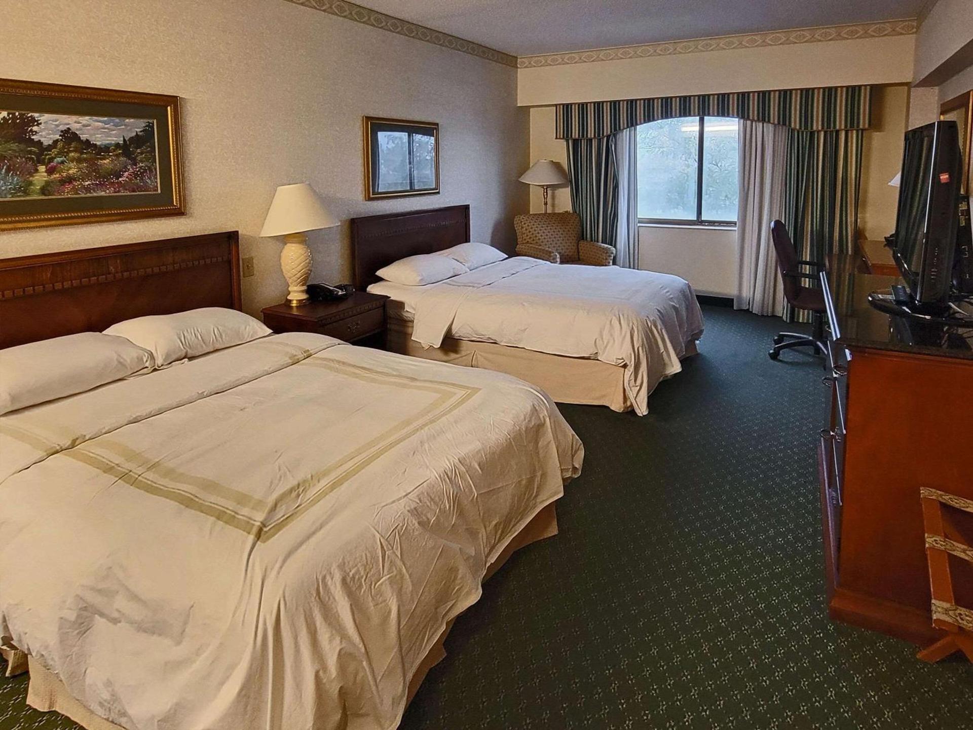 Radisson Hotel Cedar Rapids photo 6