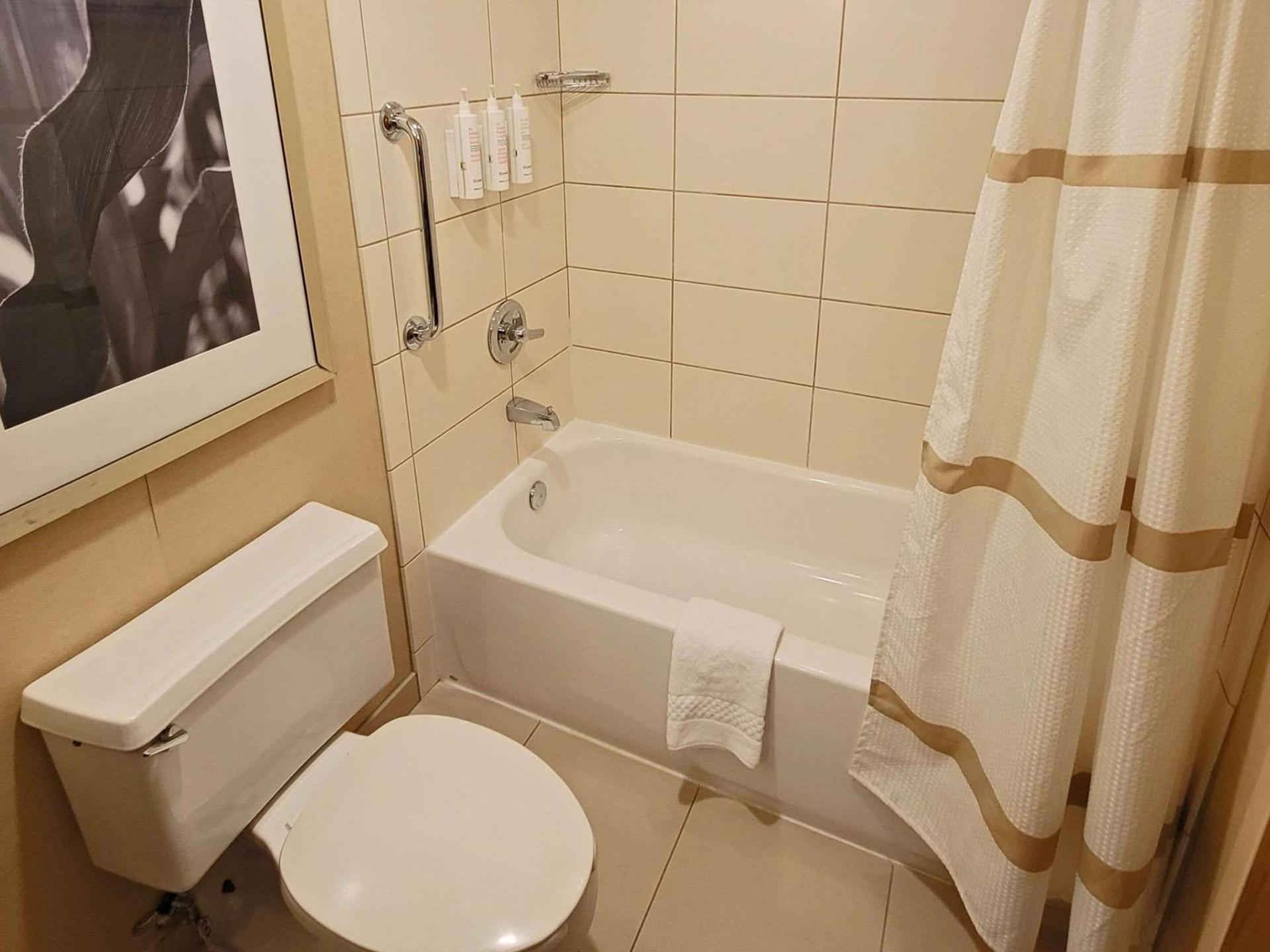 Radisson Hotel Cedar Rapids photo 13