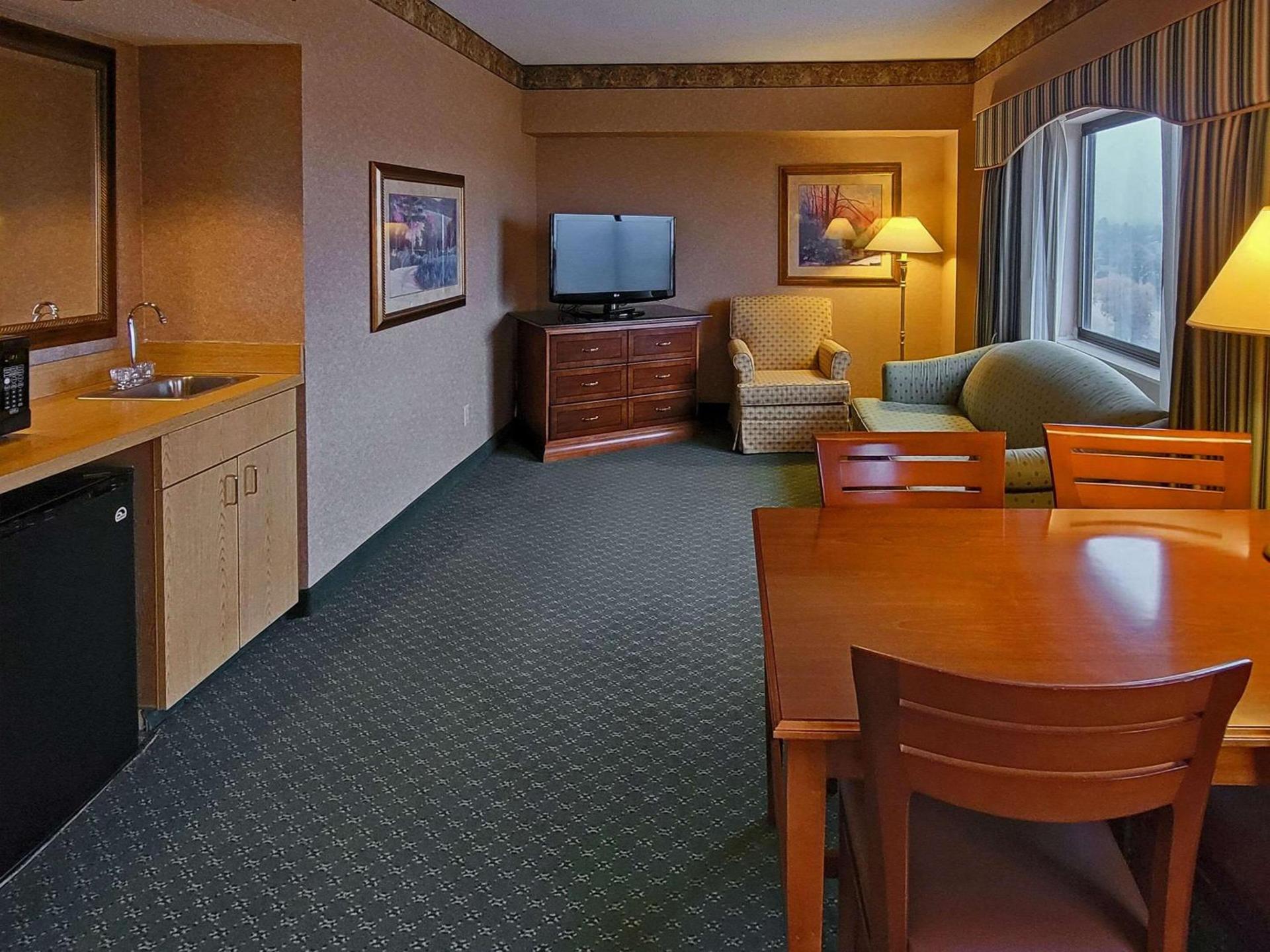 Radisson Hotel Cedar Rapids photo 15