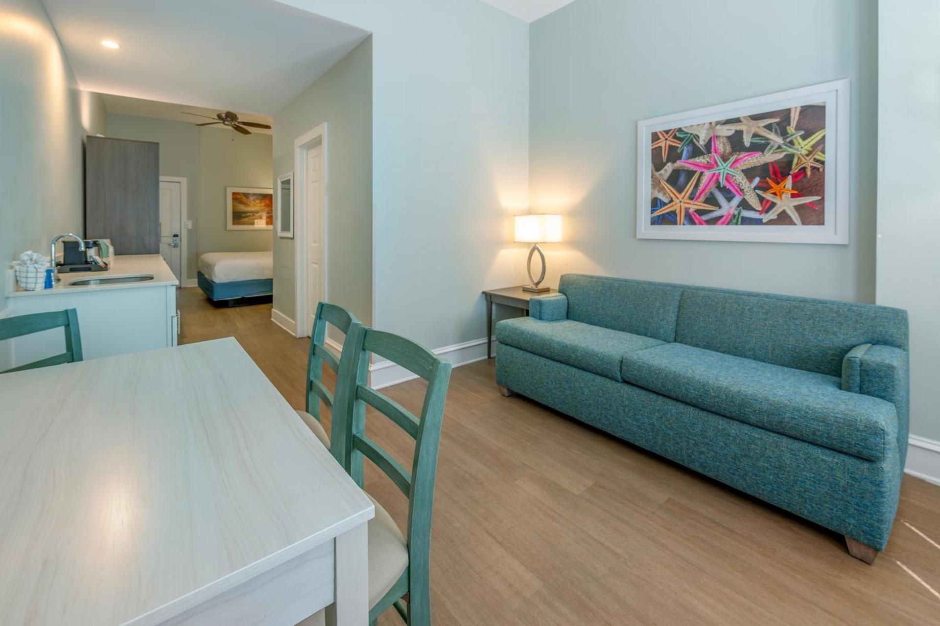 Commander Hotel & Suites photo 69
