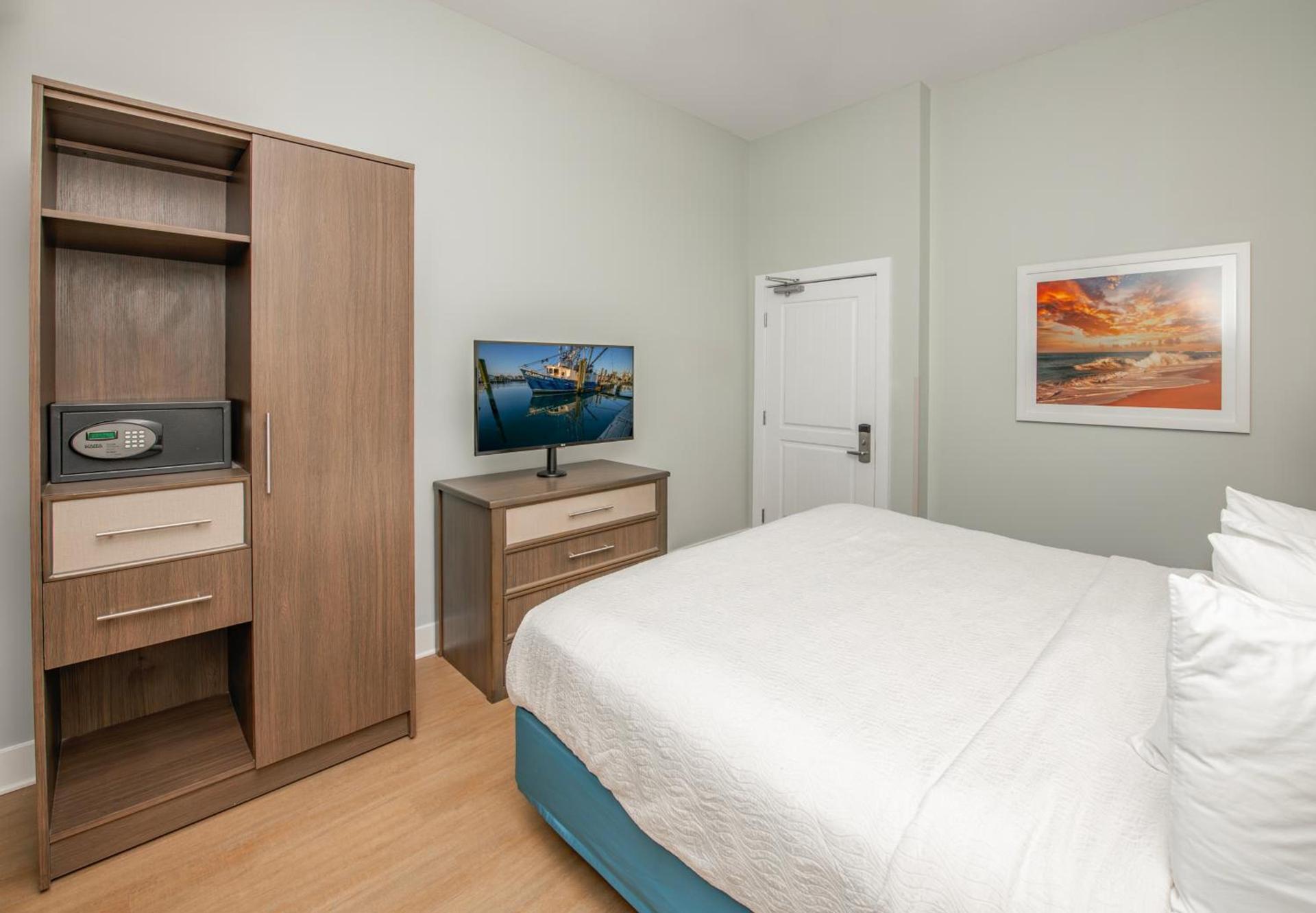 Commander Hotel & Suites photo 70