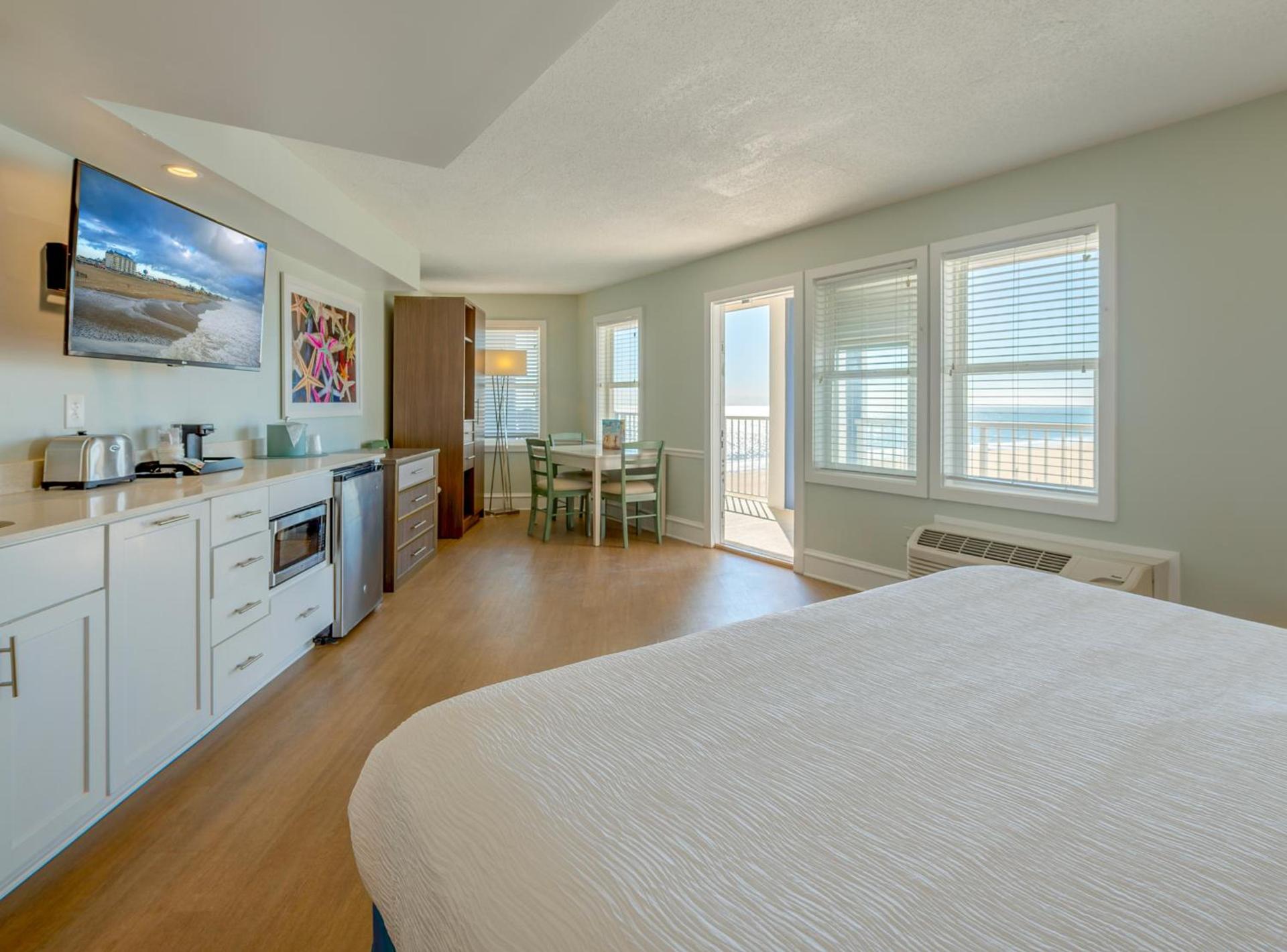Commander Hotel & Suites photo 73