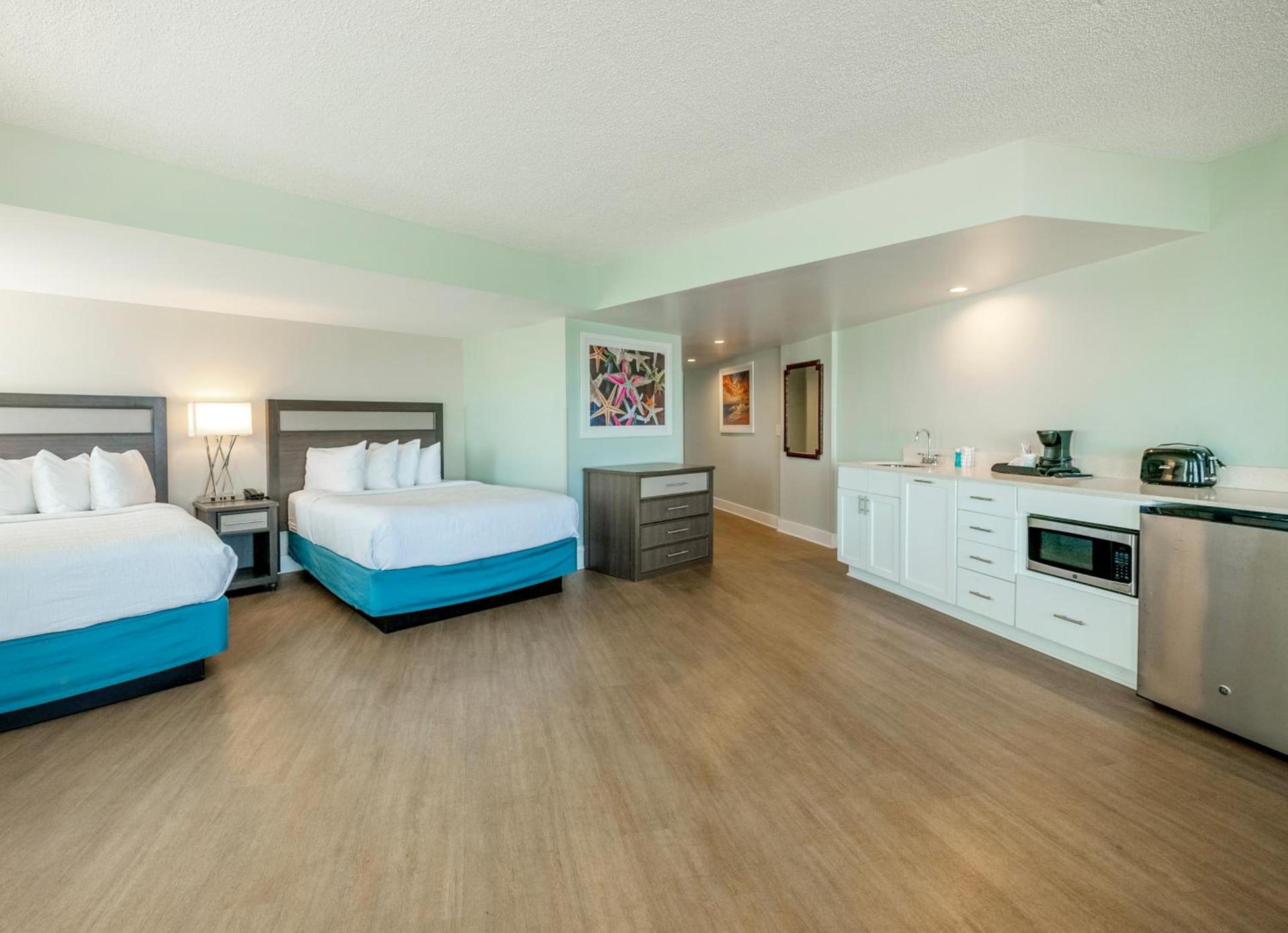 Commander Hotel & Suites photo 88