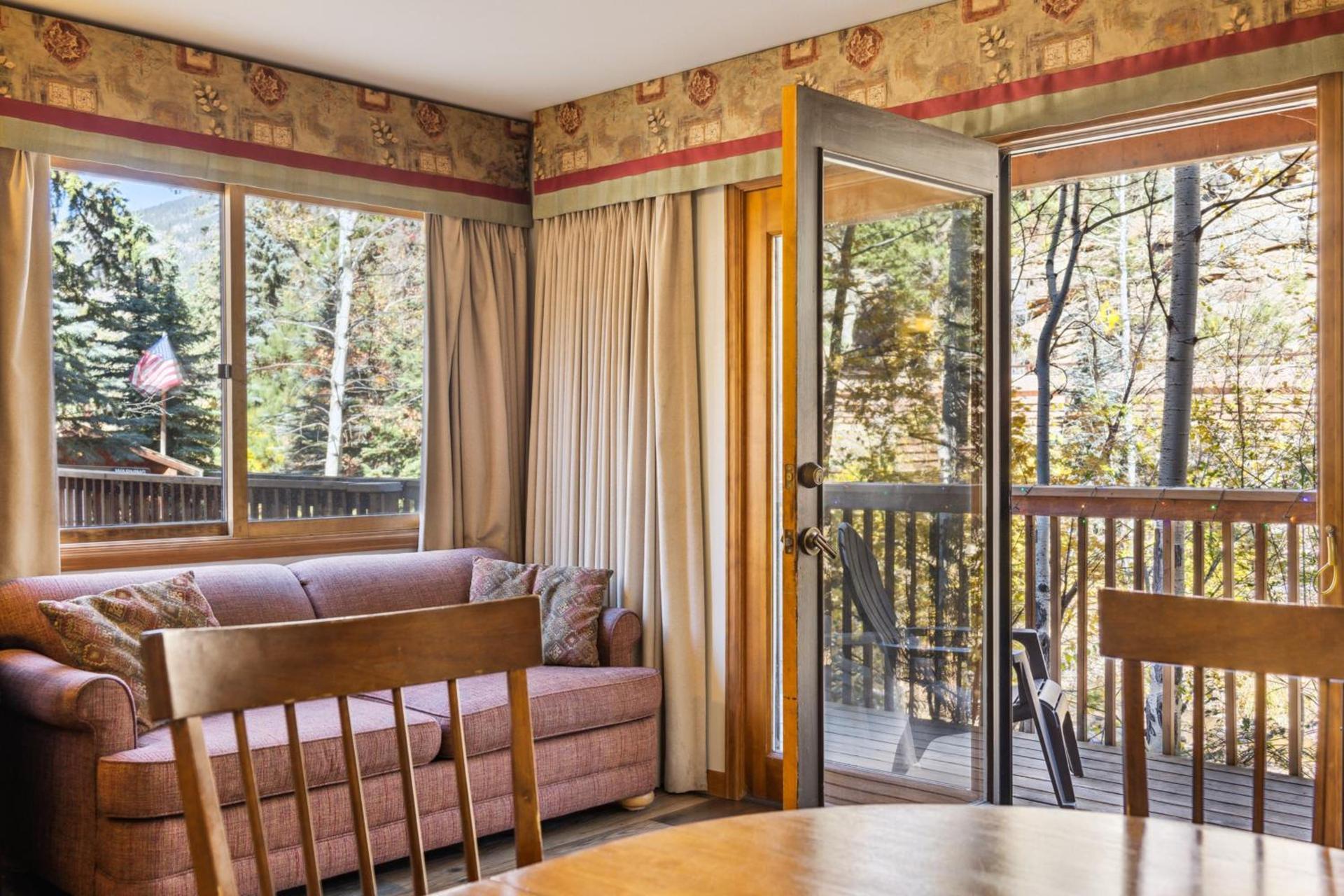 Ponderosa Lodge photo 9