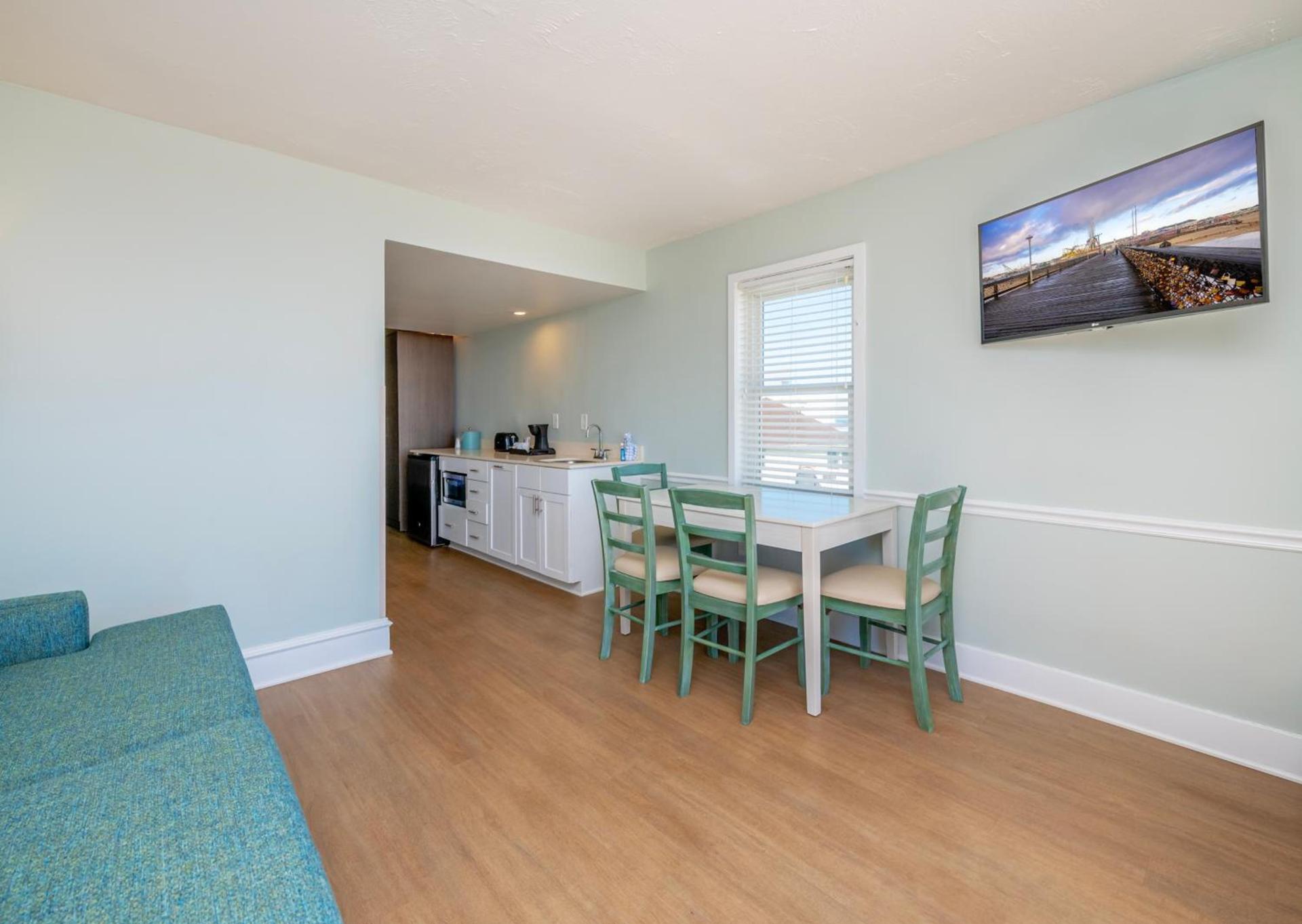 Commander Hotel & Suites photo 90