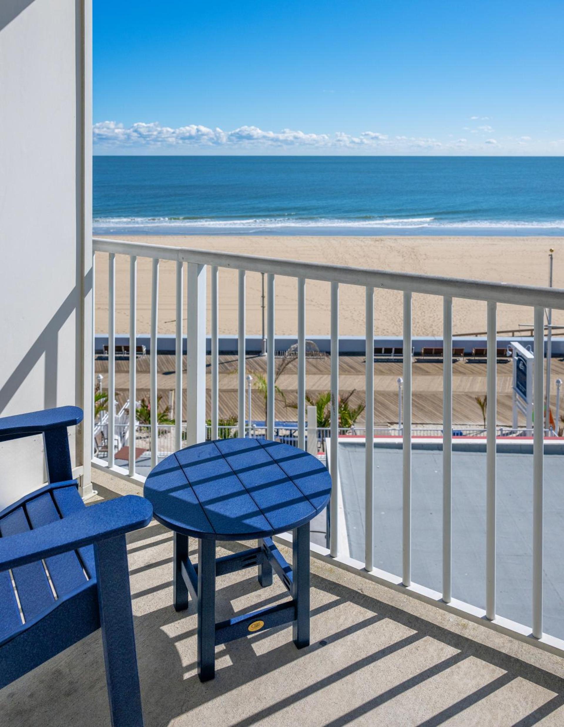 Commander Hotel & Suites photo 92