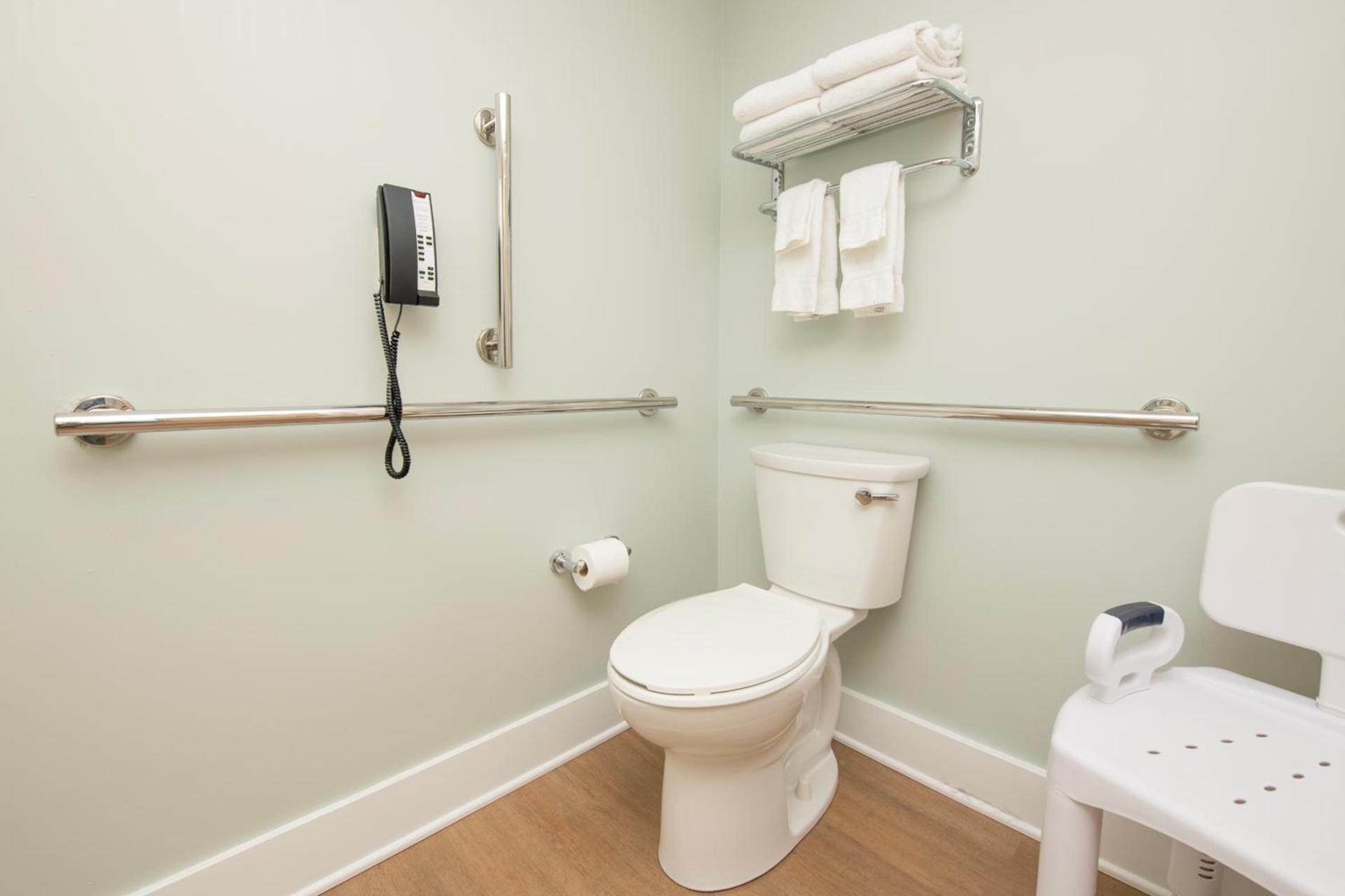 Commander Hotel & Suites photo 95