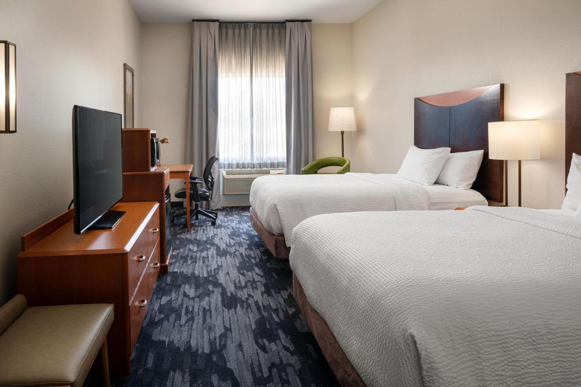 Fairfield Inn & Suites by Marriott Visalia Tulare photo 2