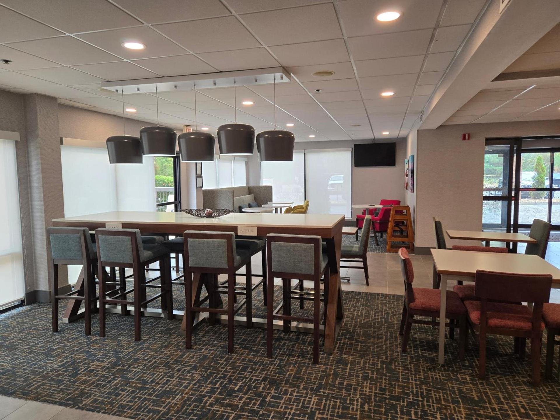 Hampton Inn Commerce photo 23