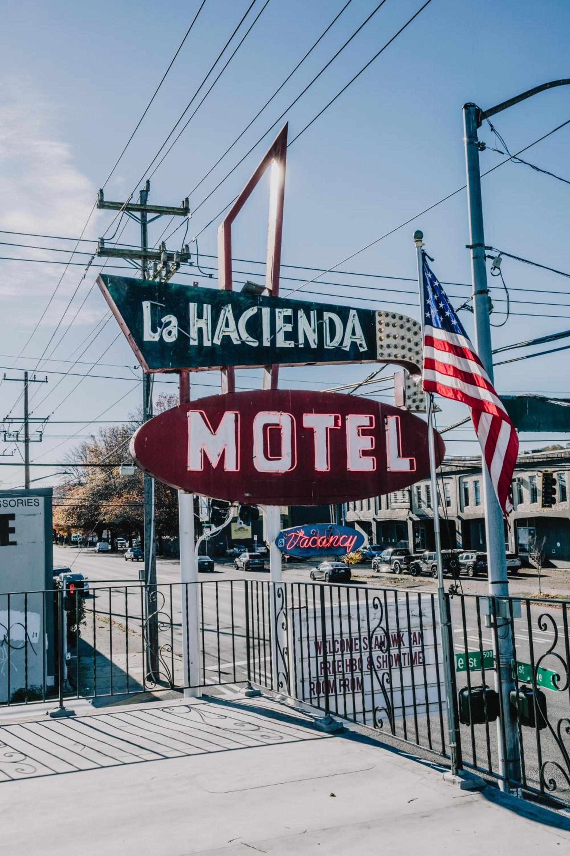 La Hacienda Motel photo 1