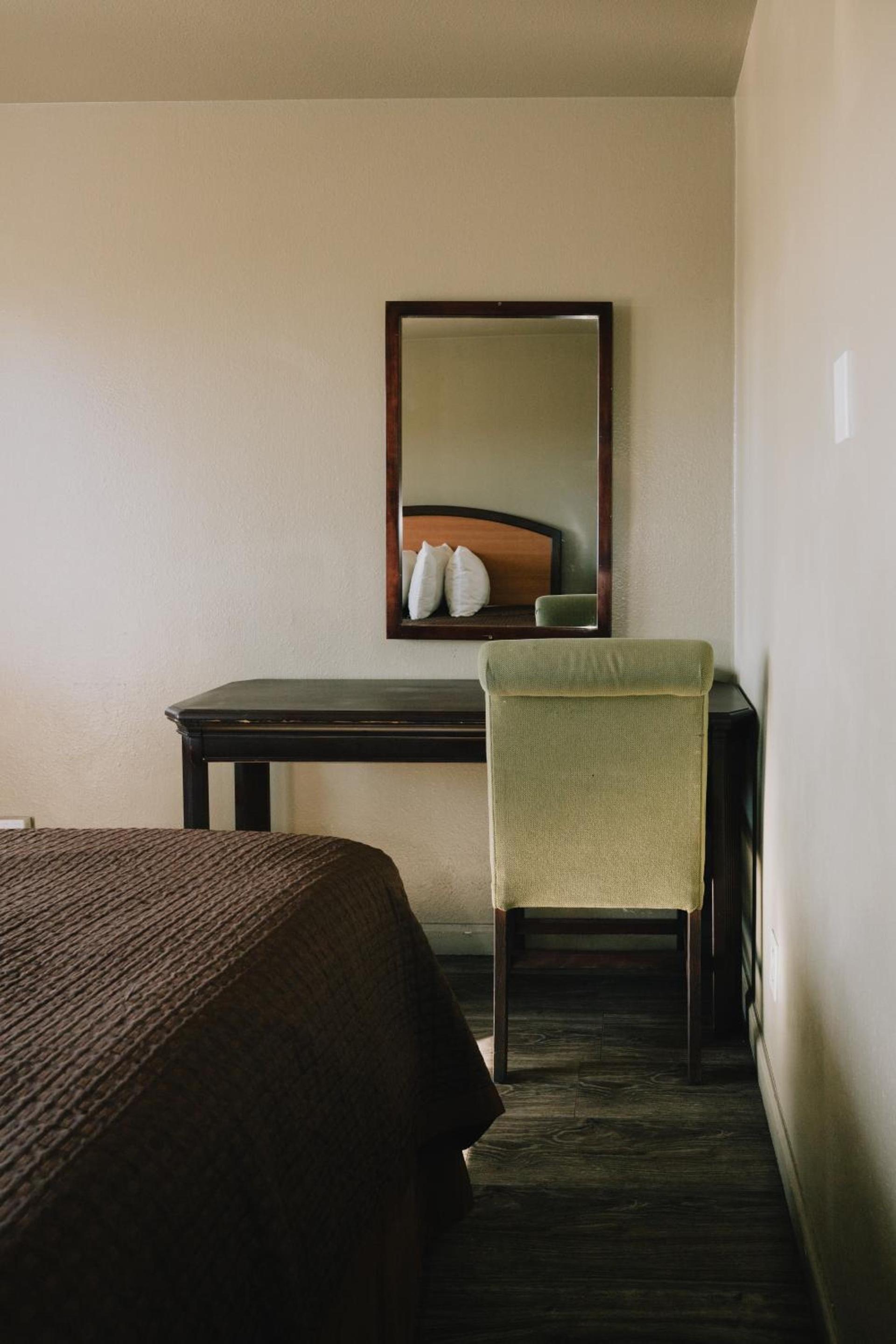 La Hacienda Motel photo 54