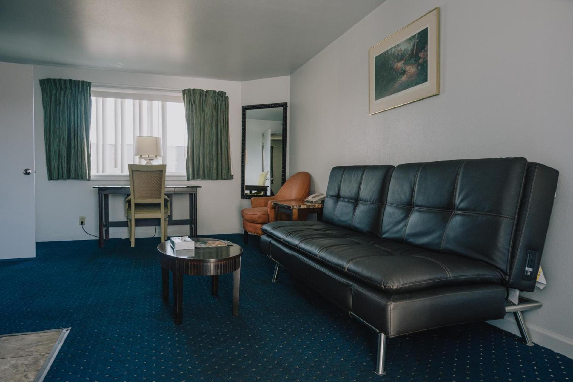La Hacienda Motel photo 20