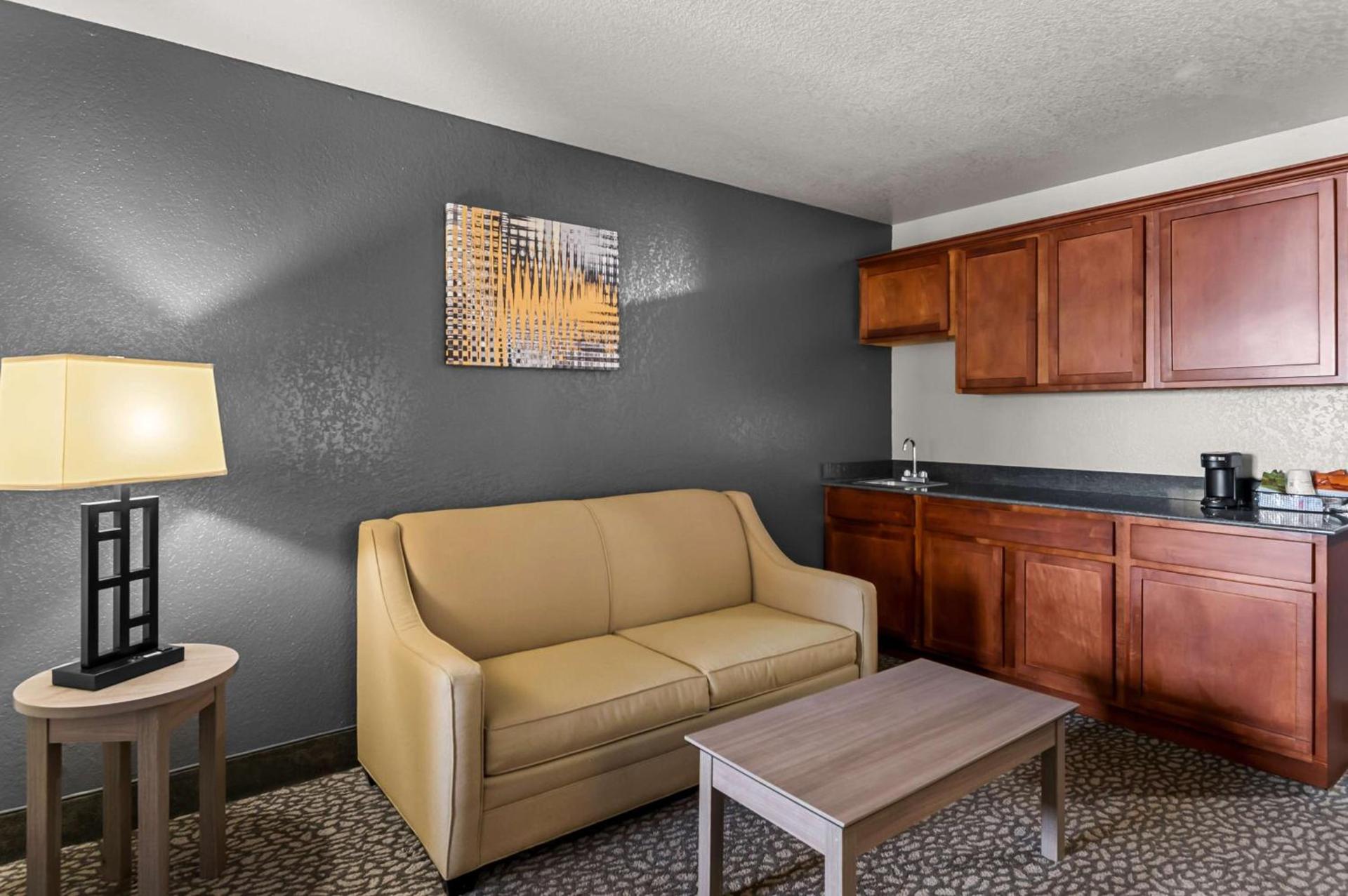 Best Western Sherwood Inn & Suites photo 8