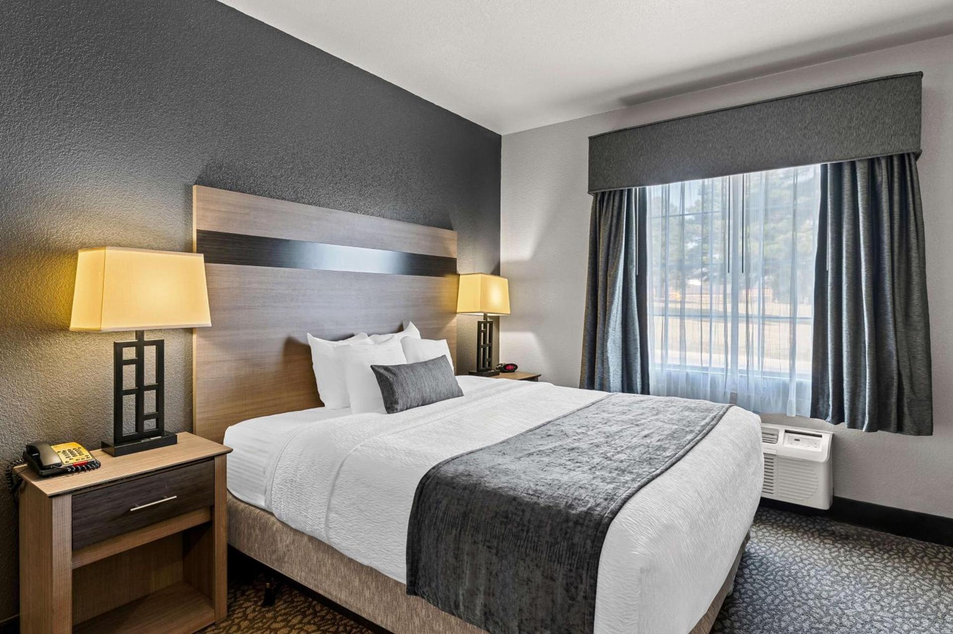 Best Western Sherwood Inn & Suites photo 11