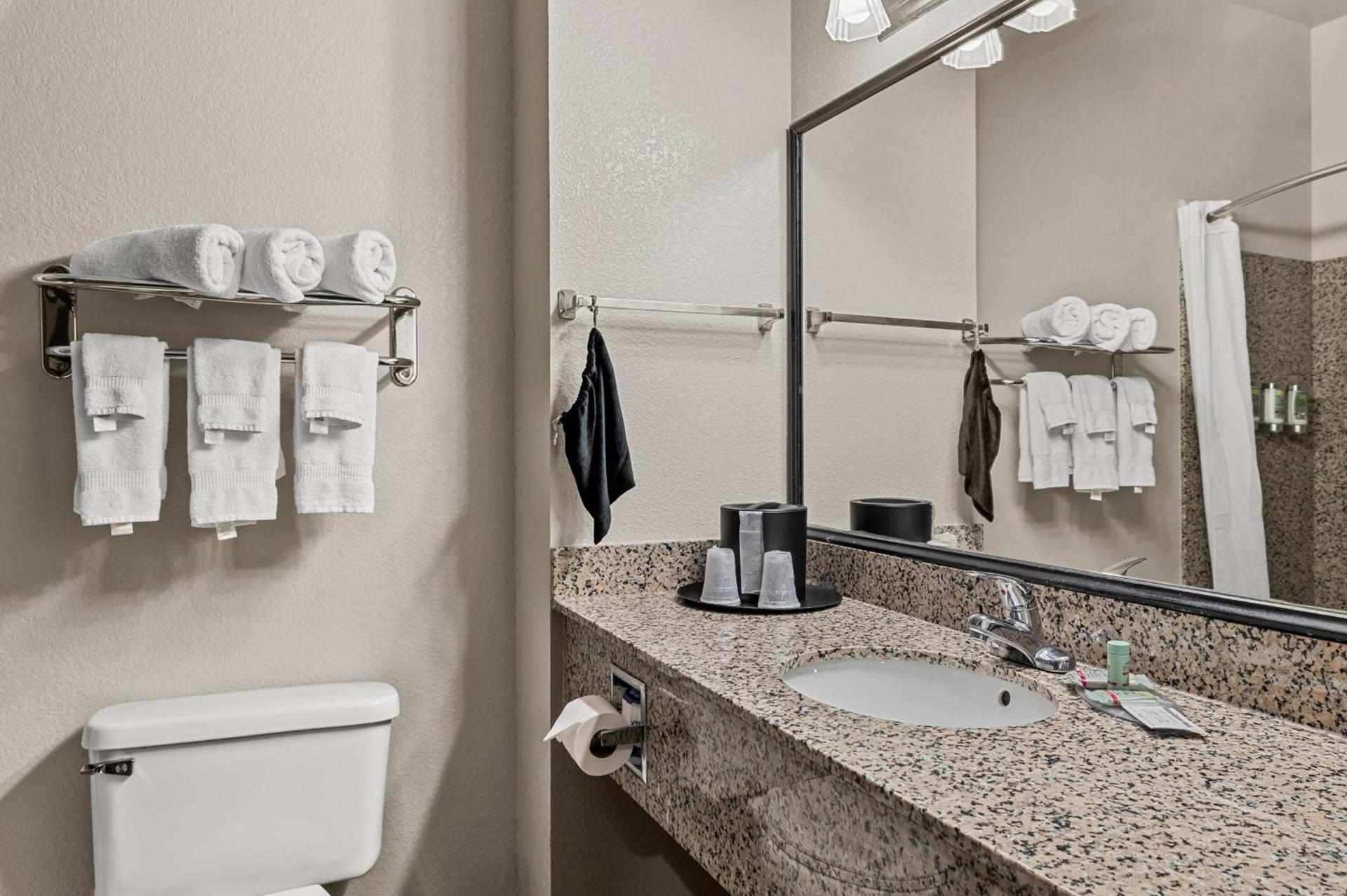 Best Western Sherwood Inn & Suites photo 7
