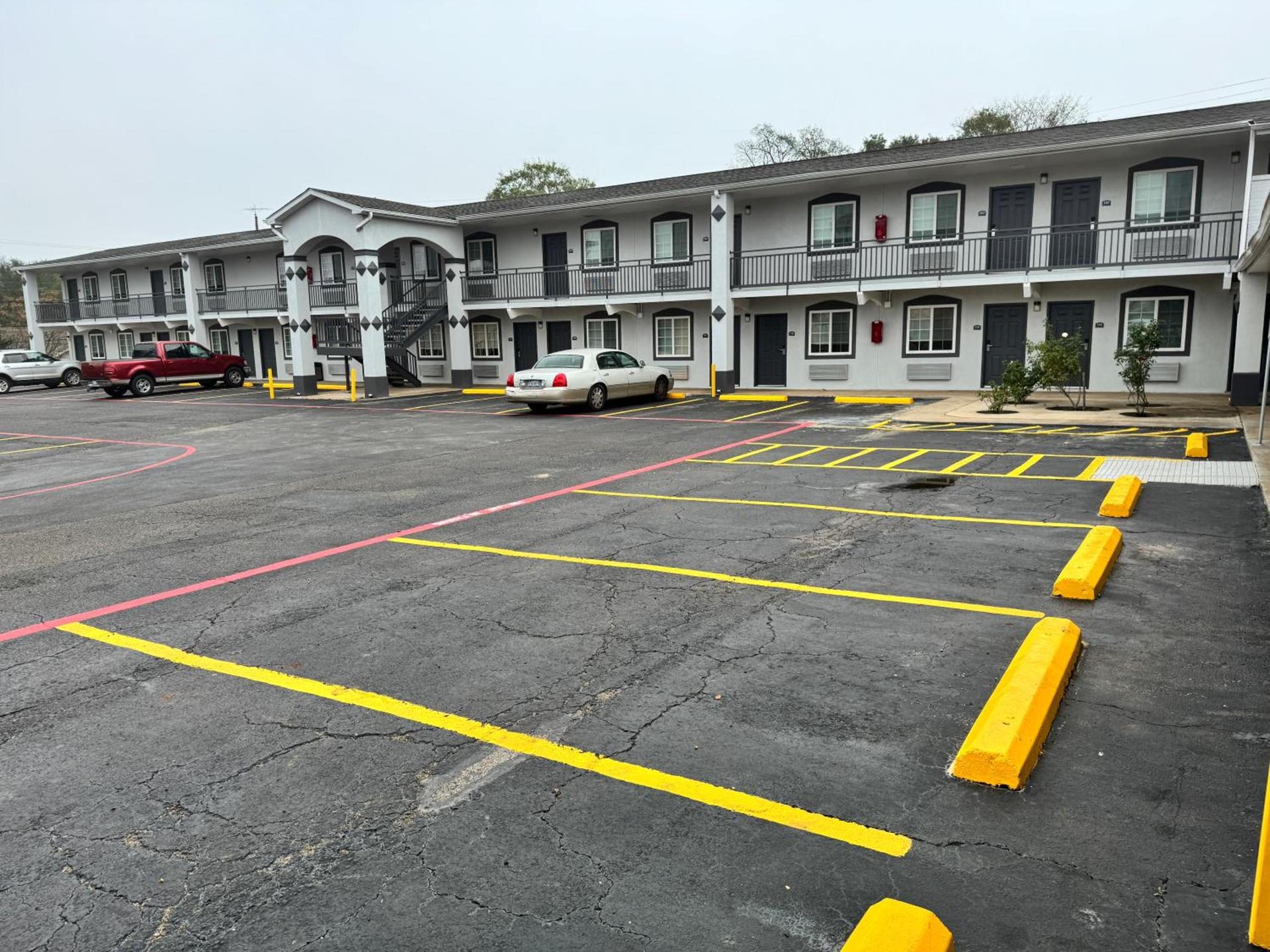 Continental Inn and Suites Nacogdoches TX SFA University Downtown photo 15