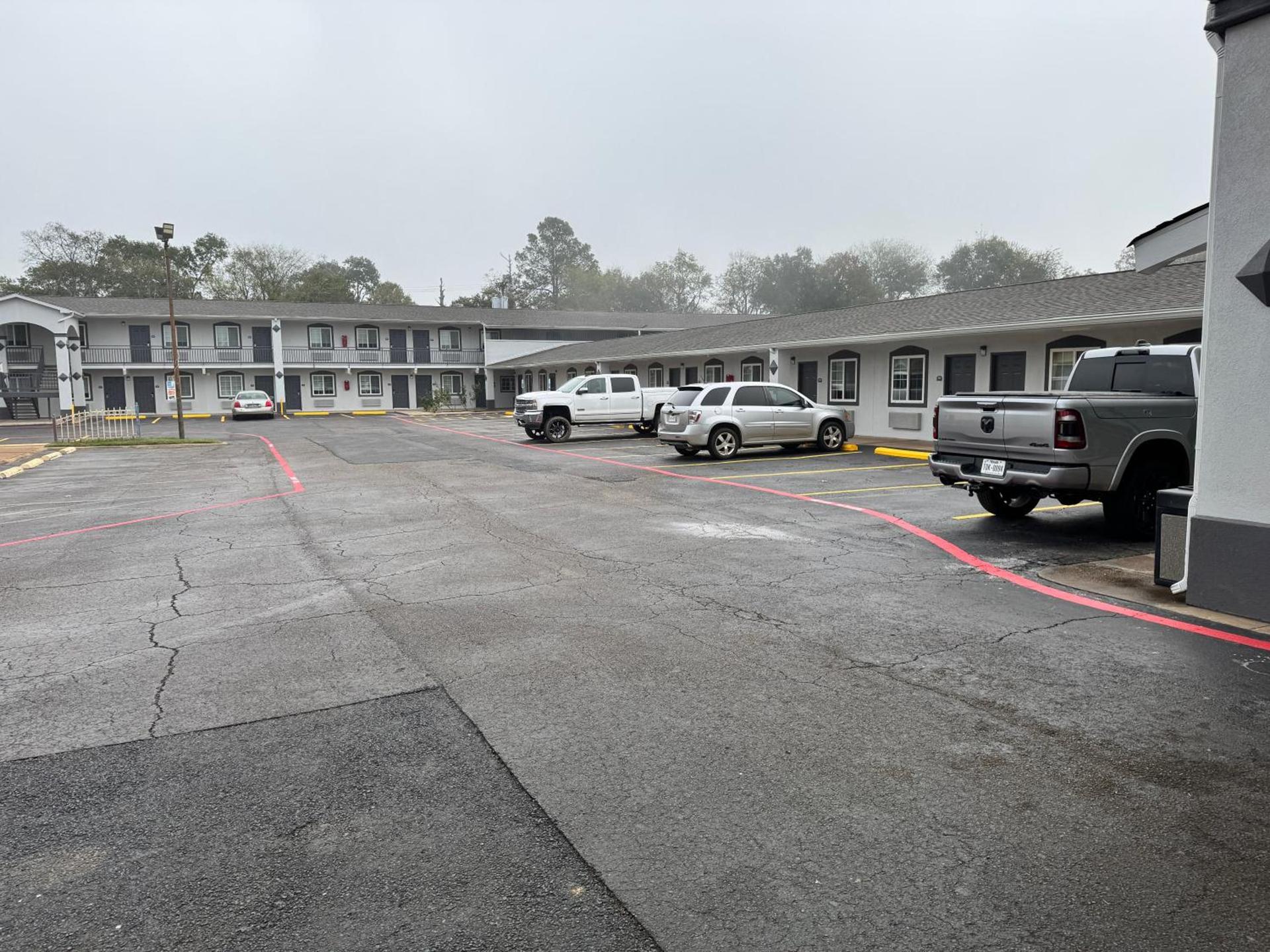 Continental Inn and Suites Nacogdoches TX SFA University Downtown photo 11