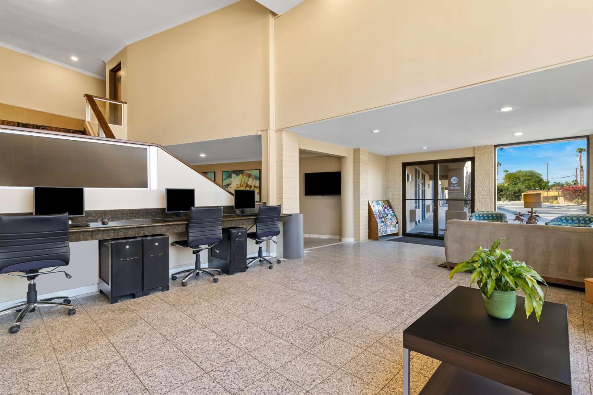 Best Western Date Tree Hotel photo 3