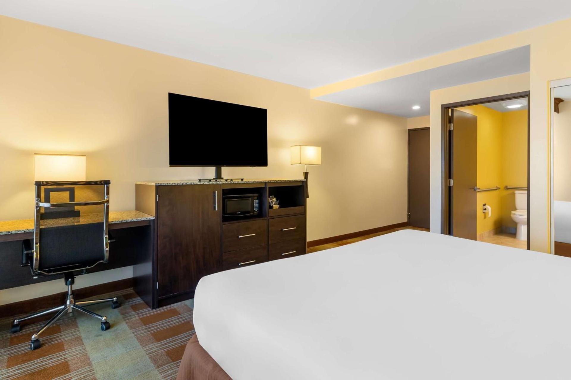 Best Western Date Tree Hotel photo 23