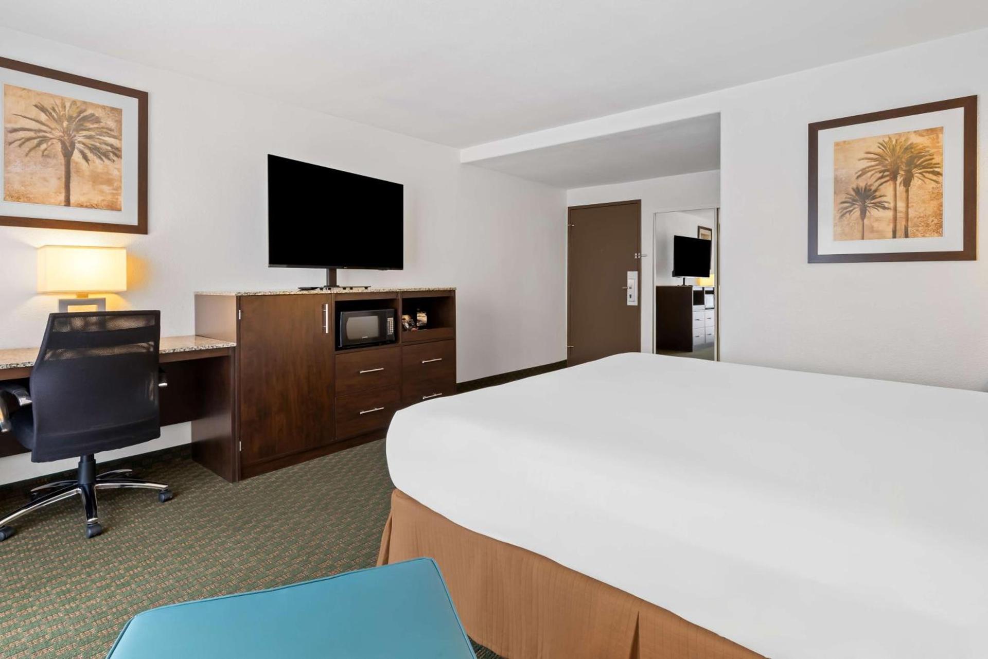 Best Western Date Tree Hotel photo 26