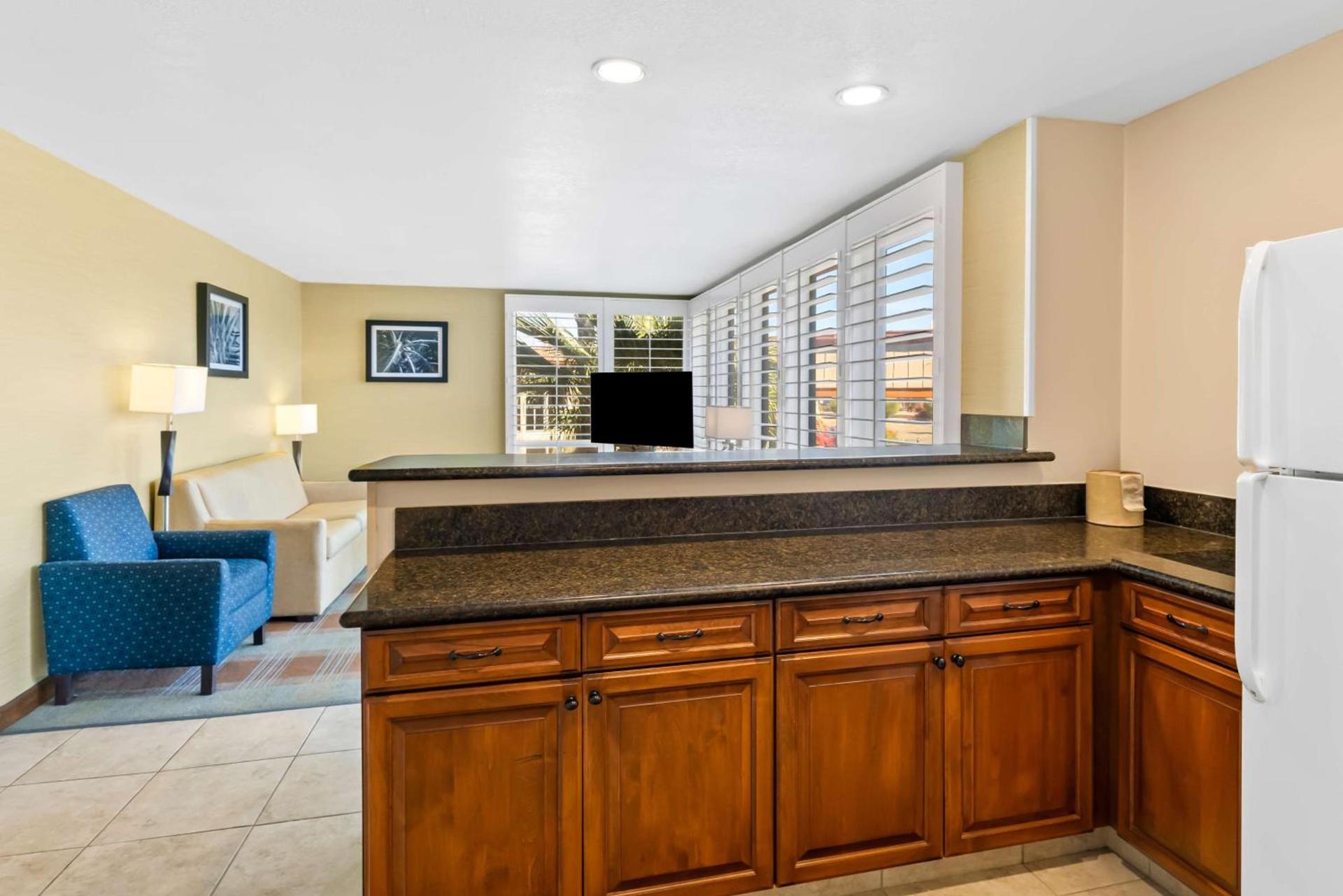 Best Western Date Tree Hotel photo 33