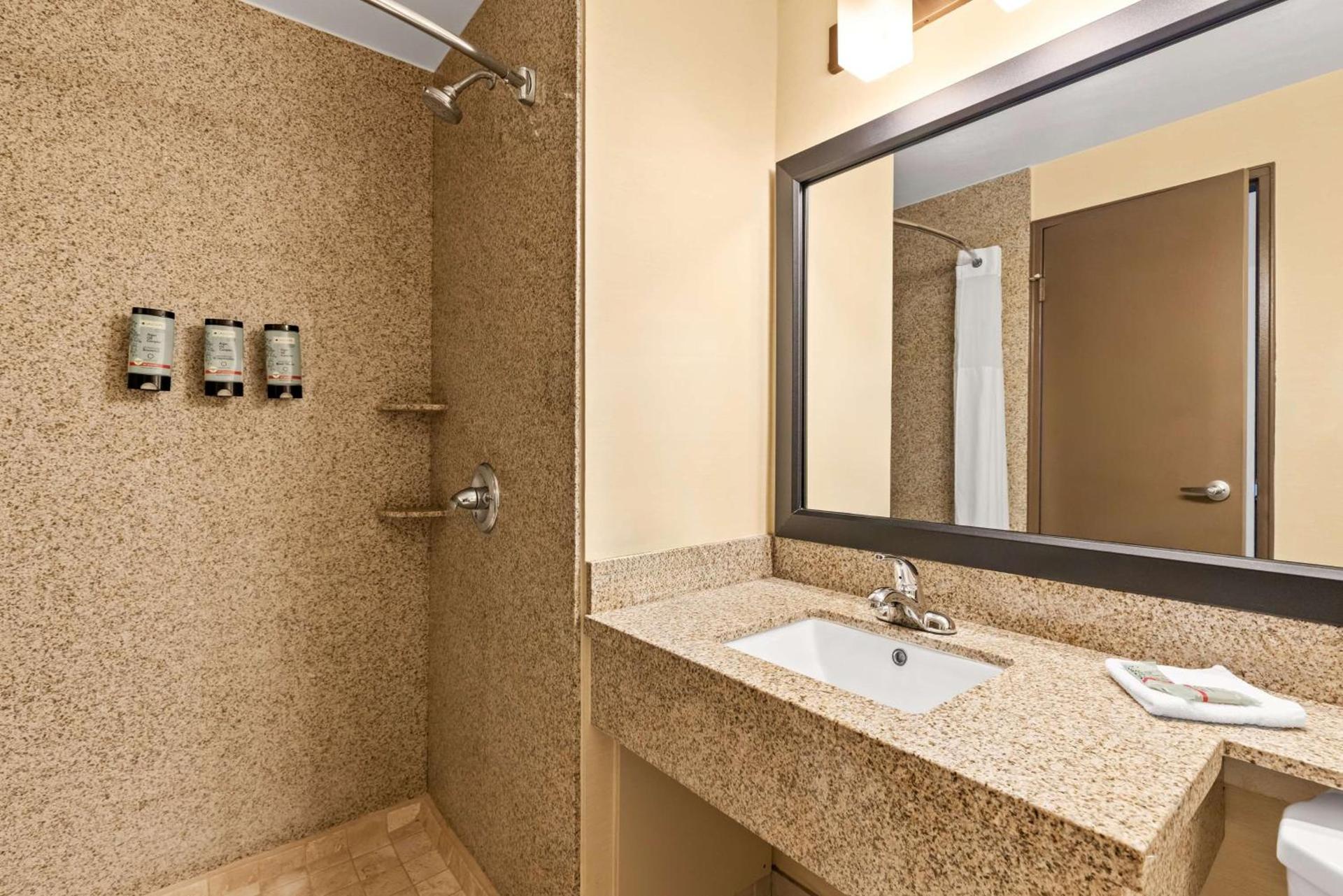 Best Western Date Tree Hotel photo 37