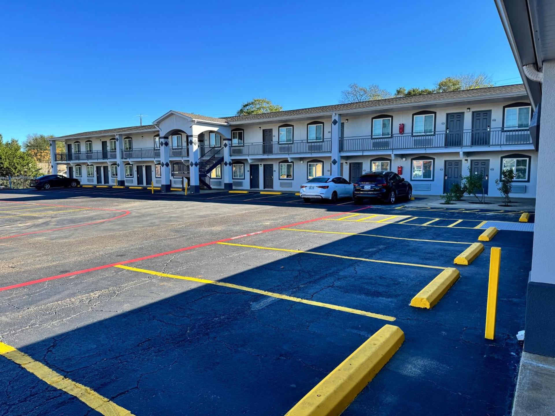 Continental Inn and Suites Nacogdoches TX SFA University Downtown photo 14