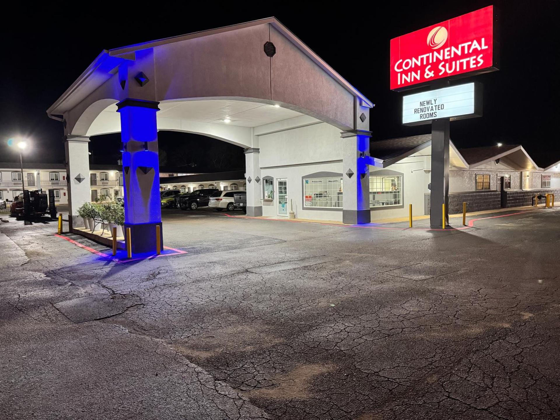 Continental Inn and Suites Nacogdoches TX SFA University Downtown photo 9