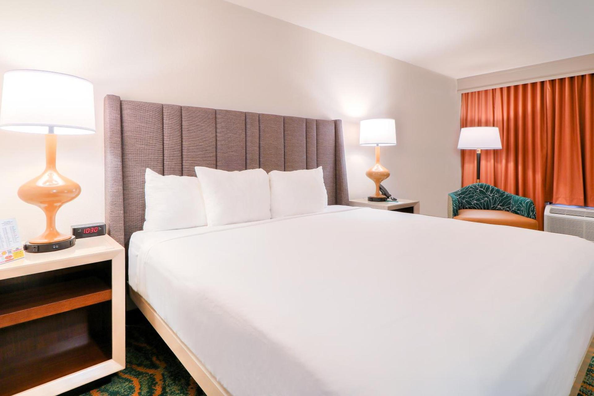Quality Inn Near the Island Pigeon Forge photo 63