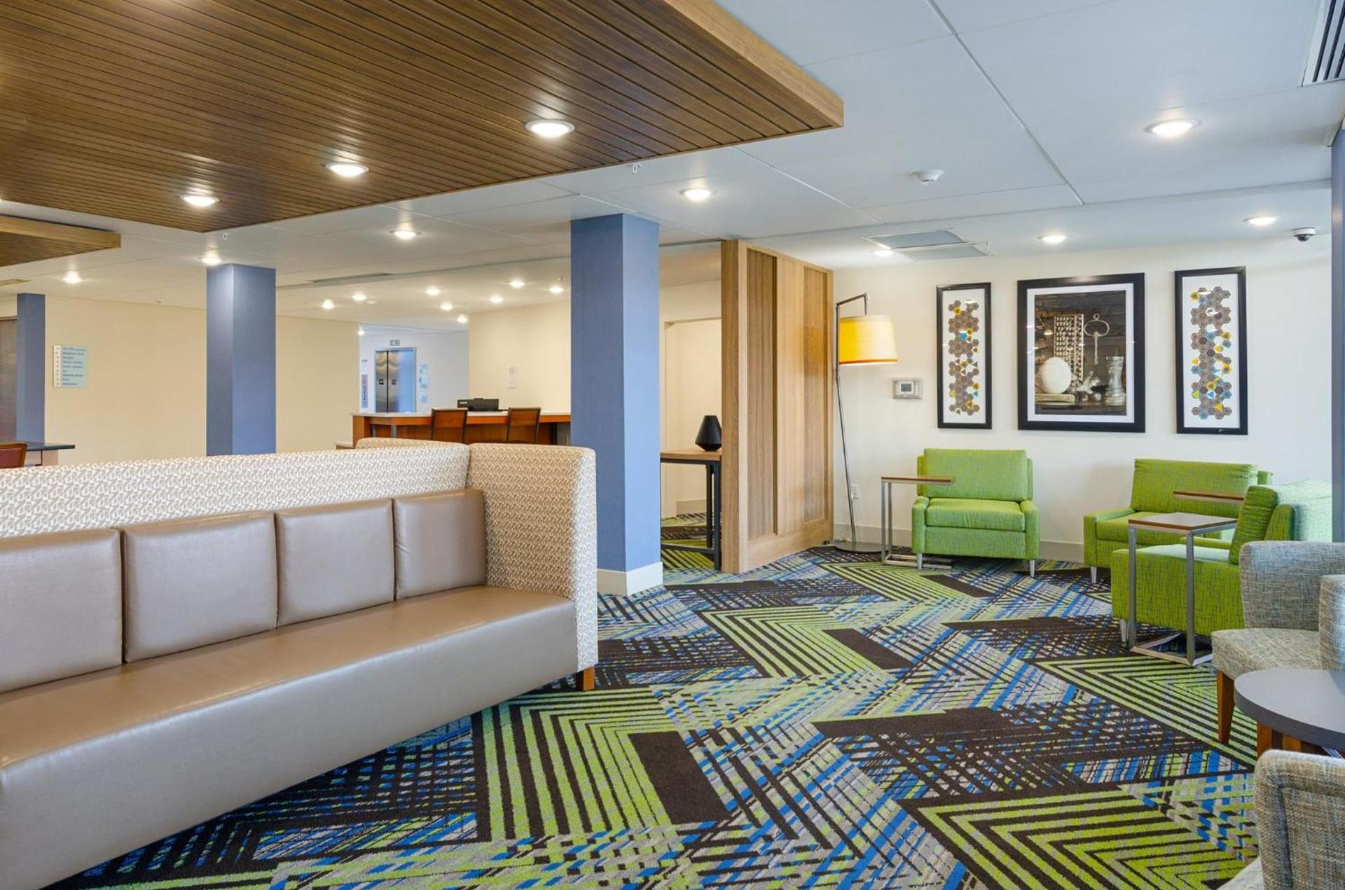 Holiday Inn Express & Suites - Abingdon by IHG photo 17