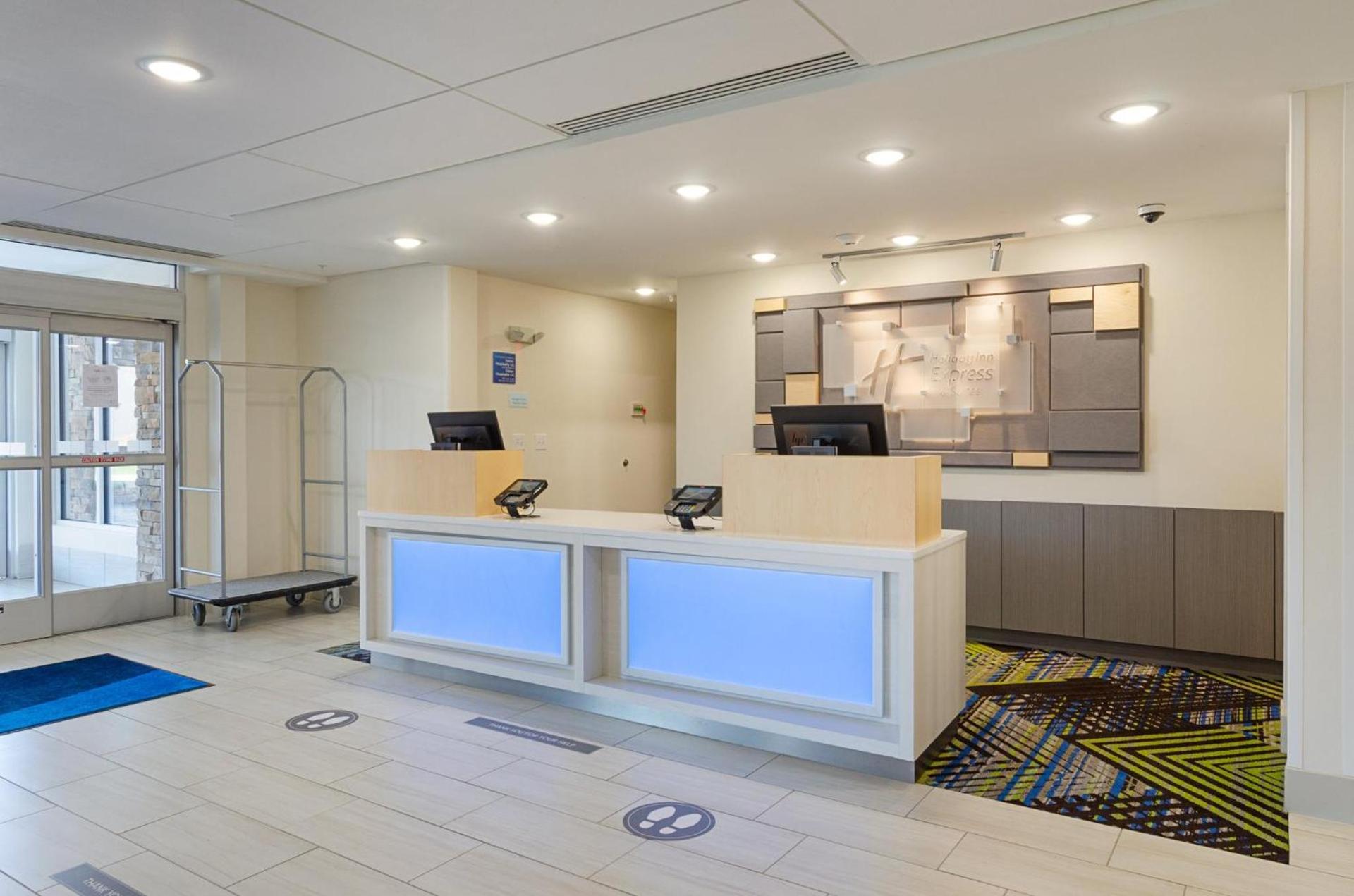 Holiday Inn Express & Suites - Abingdon by IHG photo 22