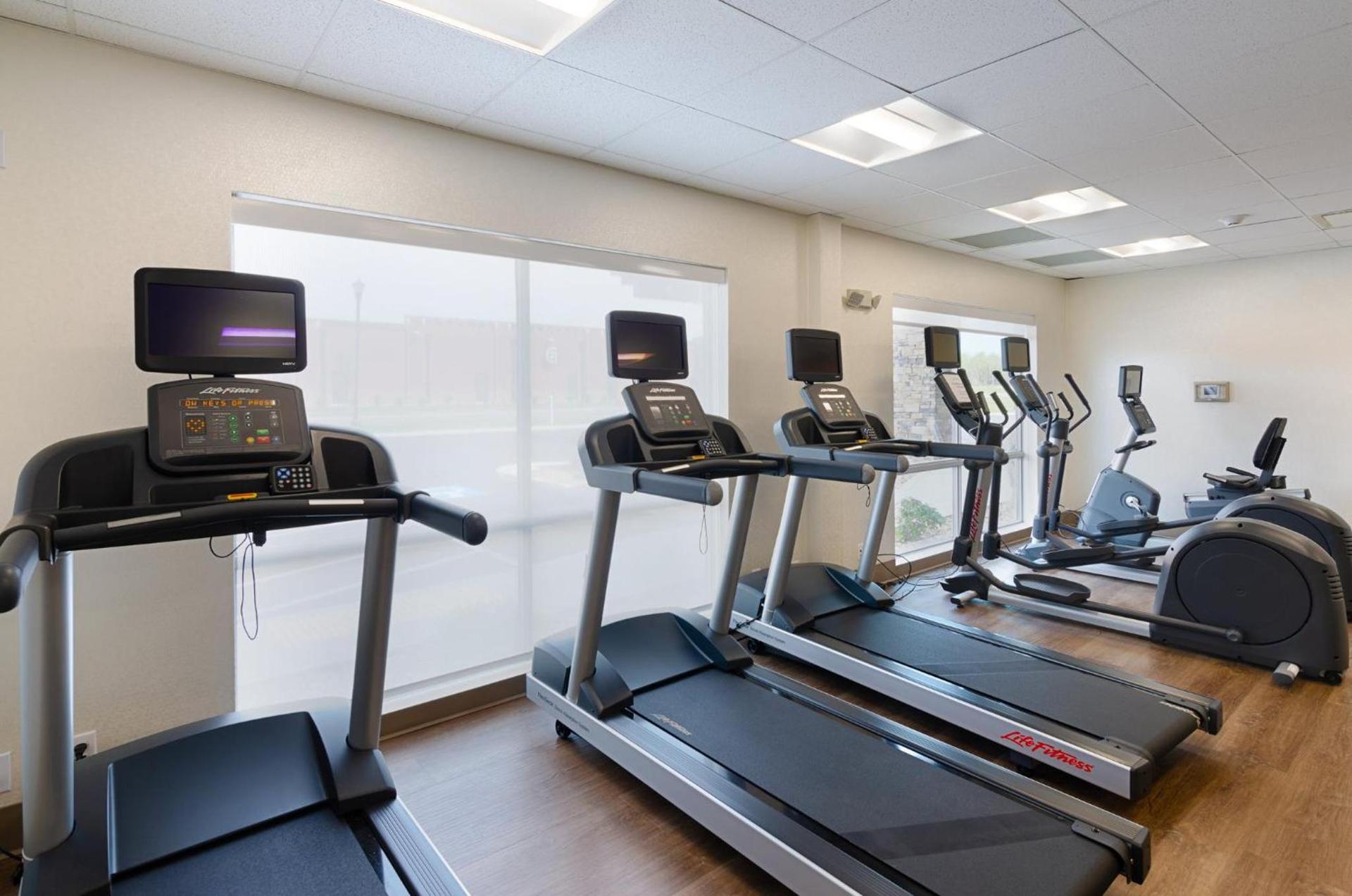 Holiday Inn Express & Suites - Abingdon by IHG photo 40