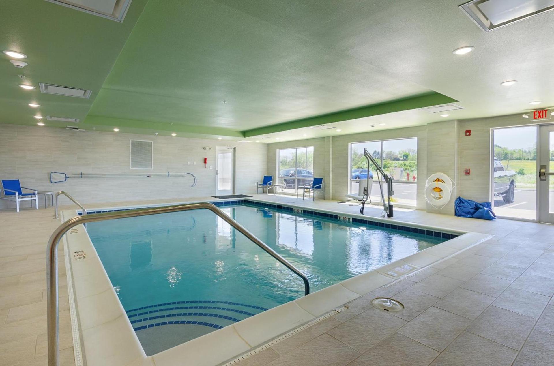 Holiday Inn Express & Suites - Abingdon by IHG photo 45