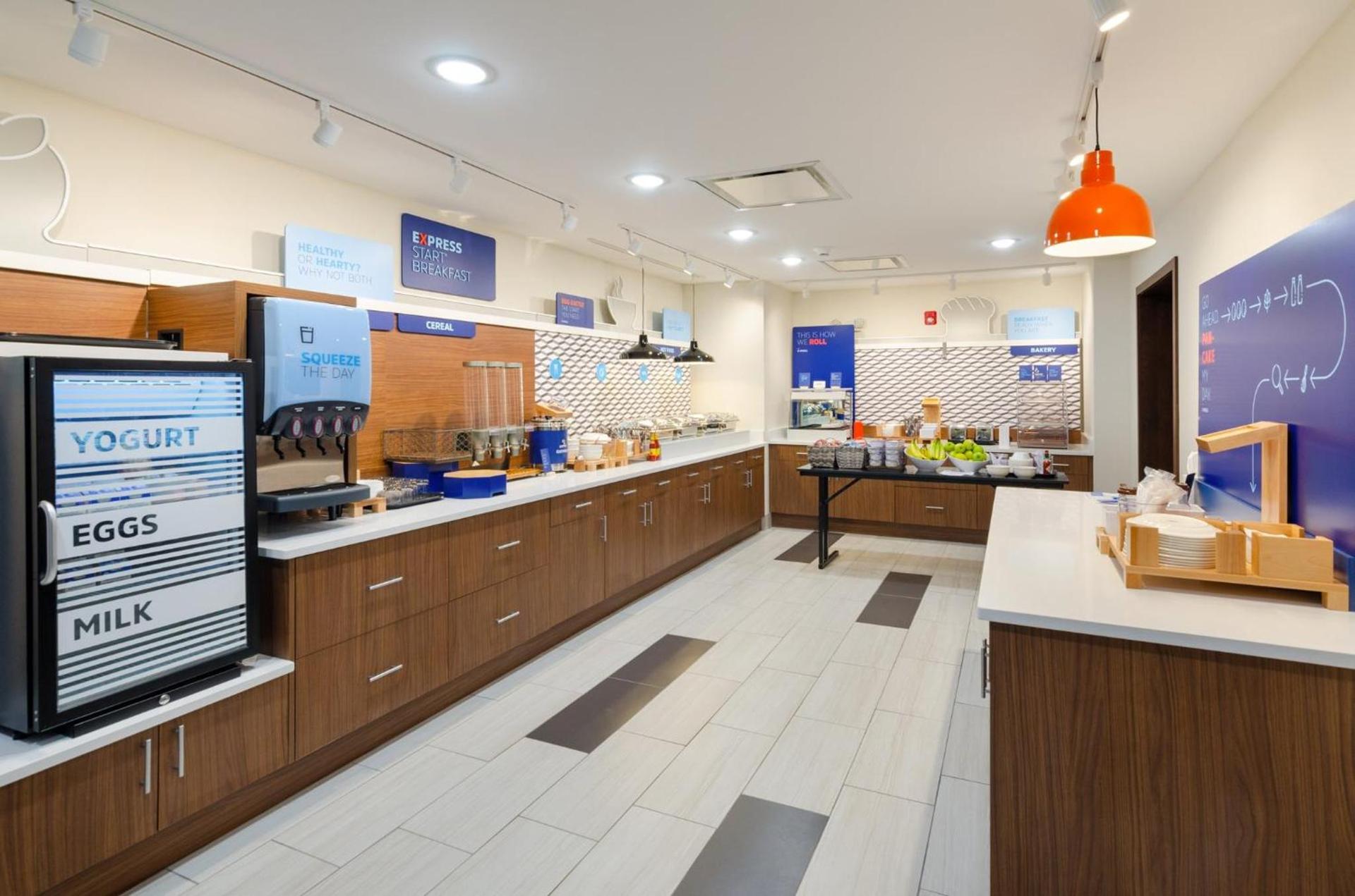 Holiday Inn Express & Suites - Abingdon by IHG photo 50