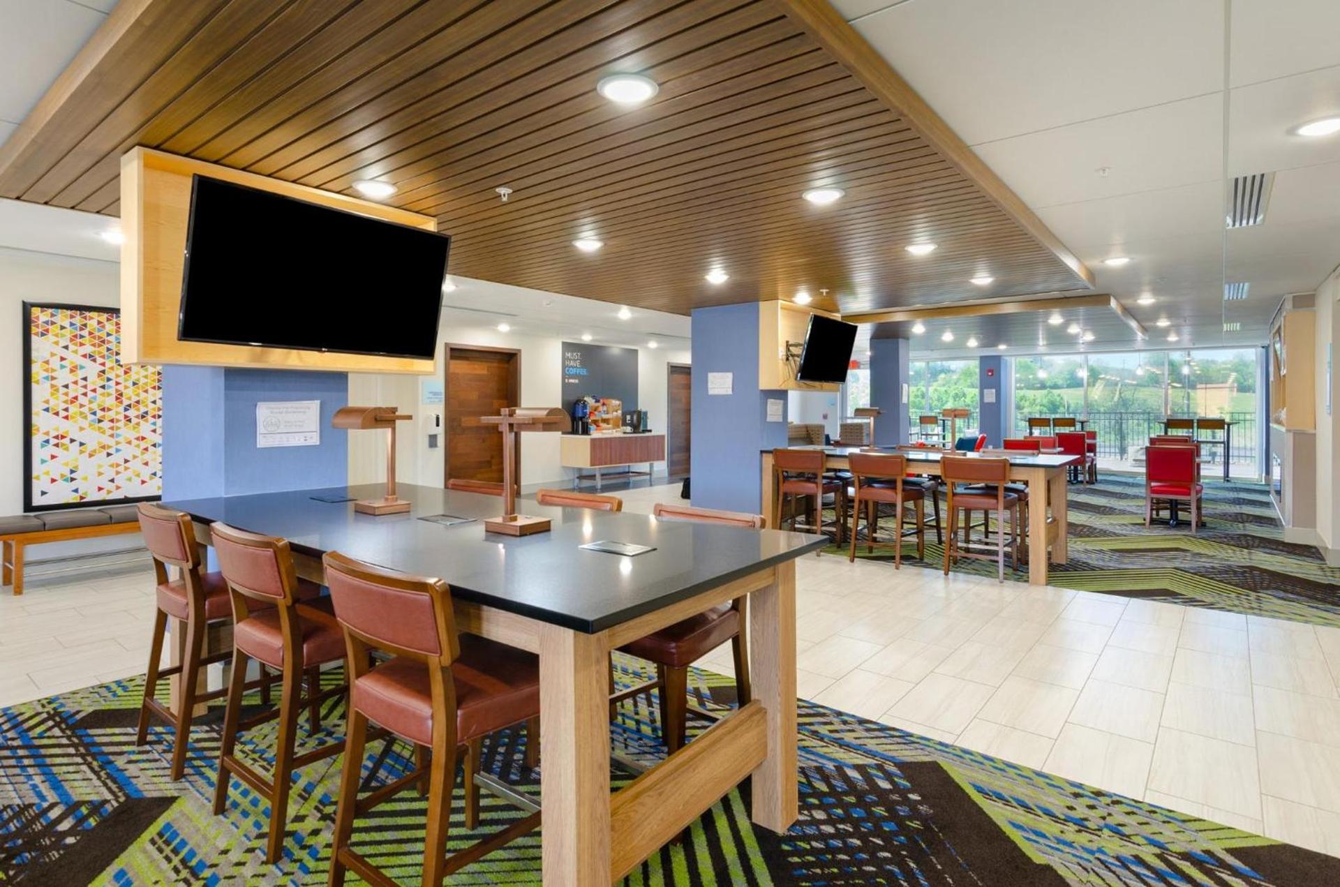 Holiday Inn Express & Suites - Abingdon by IHG photo 55