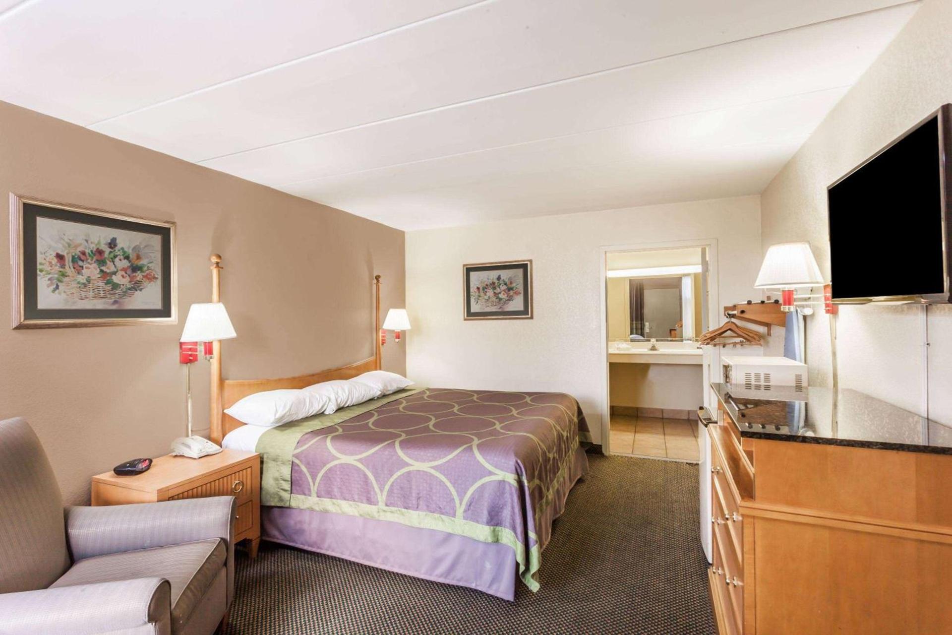 Super 8 by Wyndham Manassas photo 4