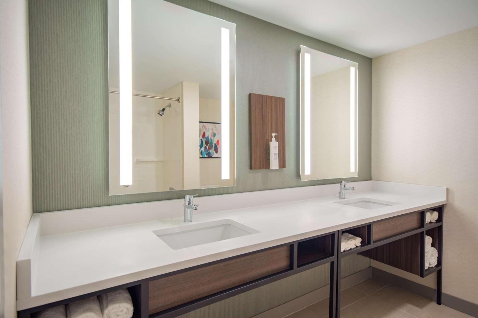 Hilton Garden Inn Danbury photo 26