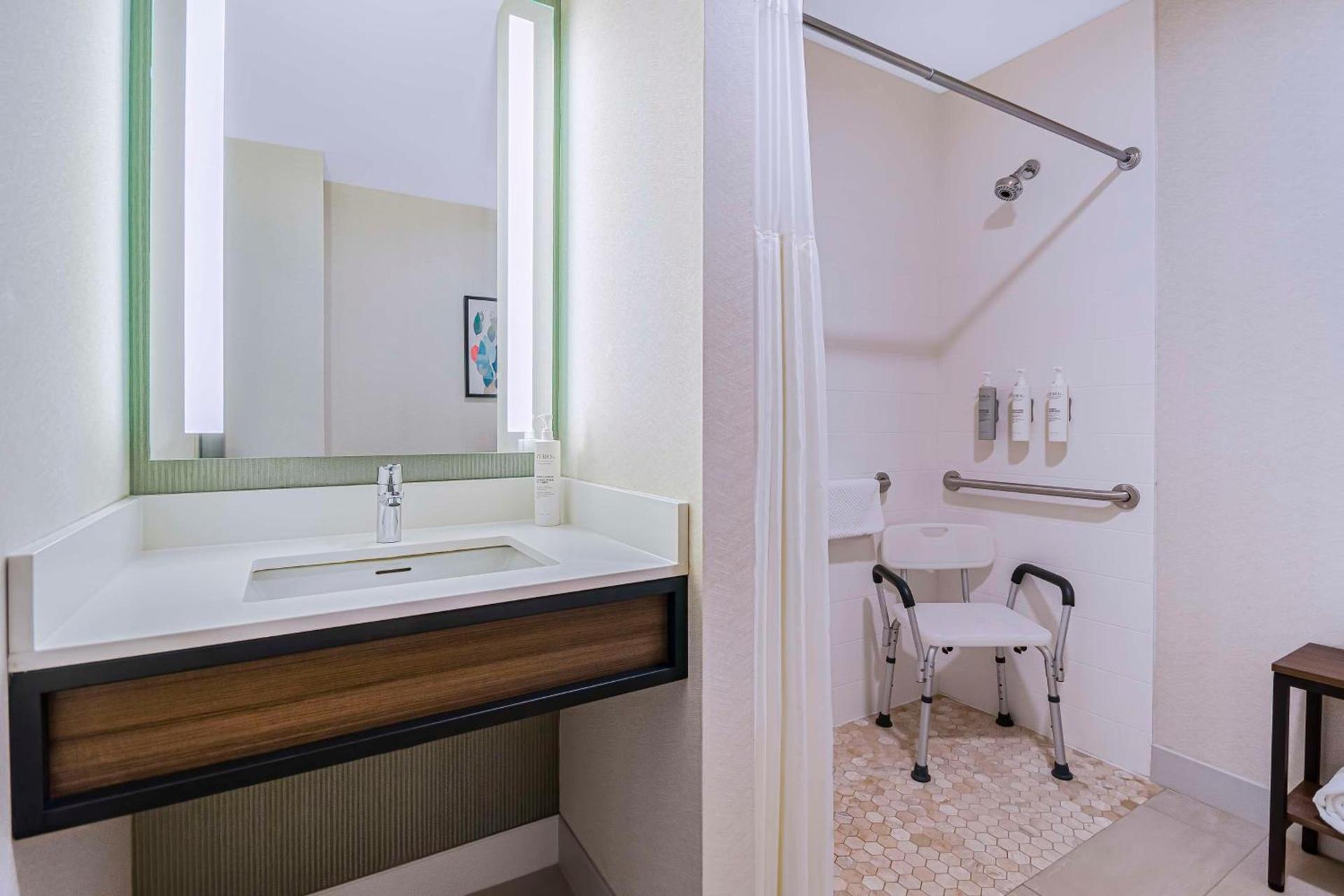 Hilton Garden Inn Danbury photo 32