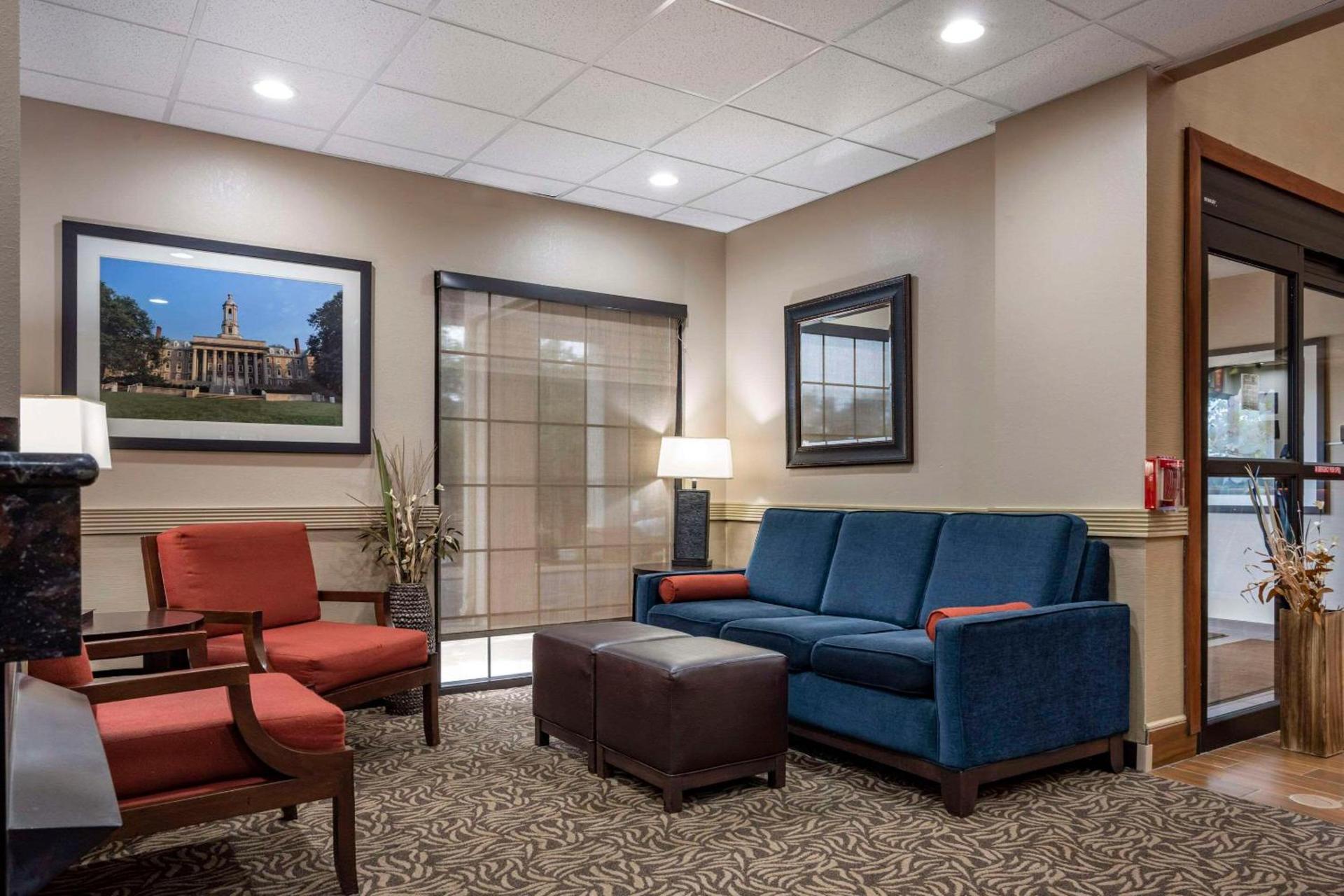 Comfort Suites State College near Penn State - Steps Away from PSU! photo 5