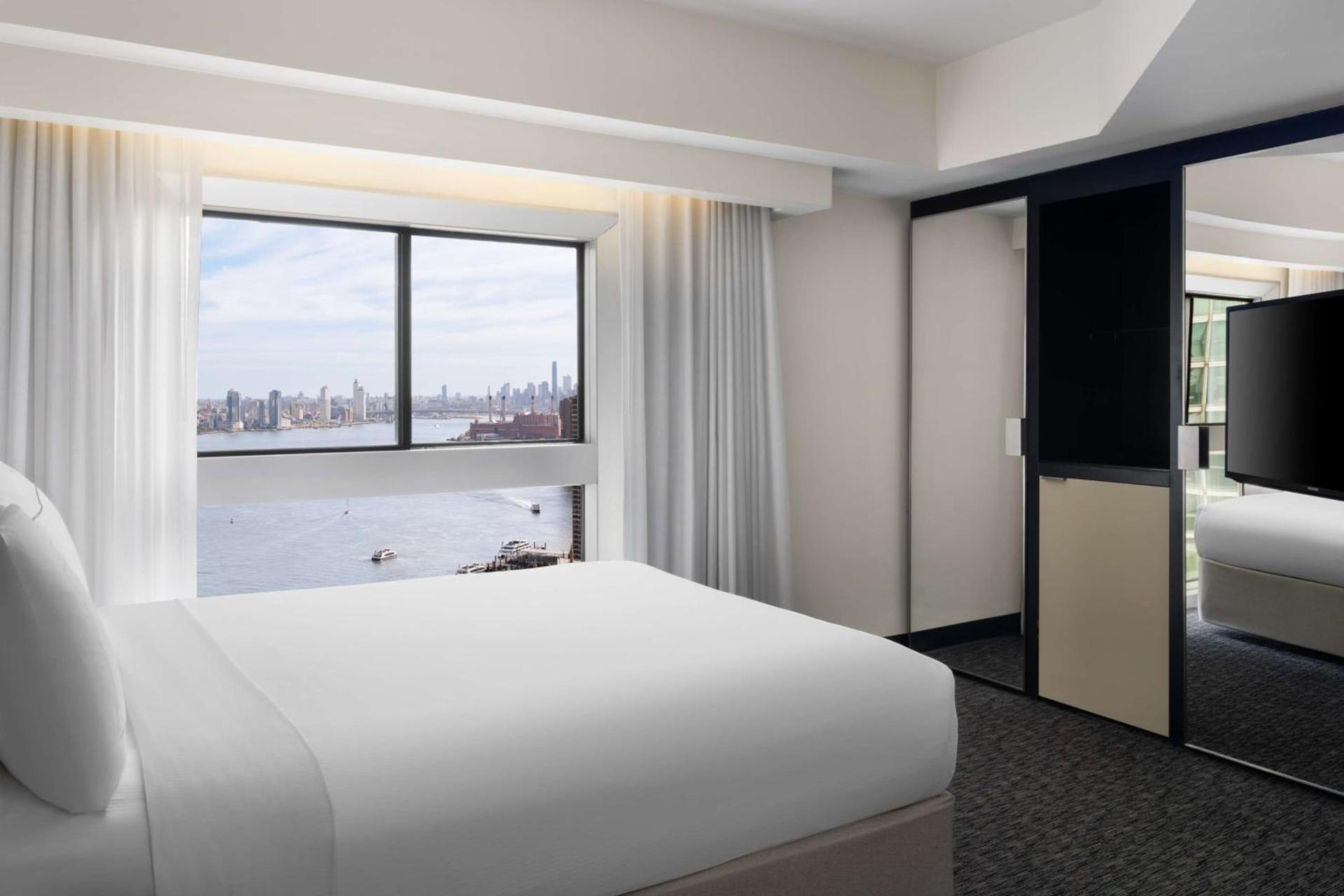 Millennium Hilton New York One UN Plaza photo 97